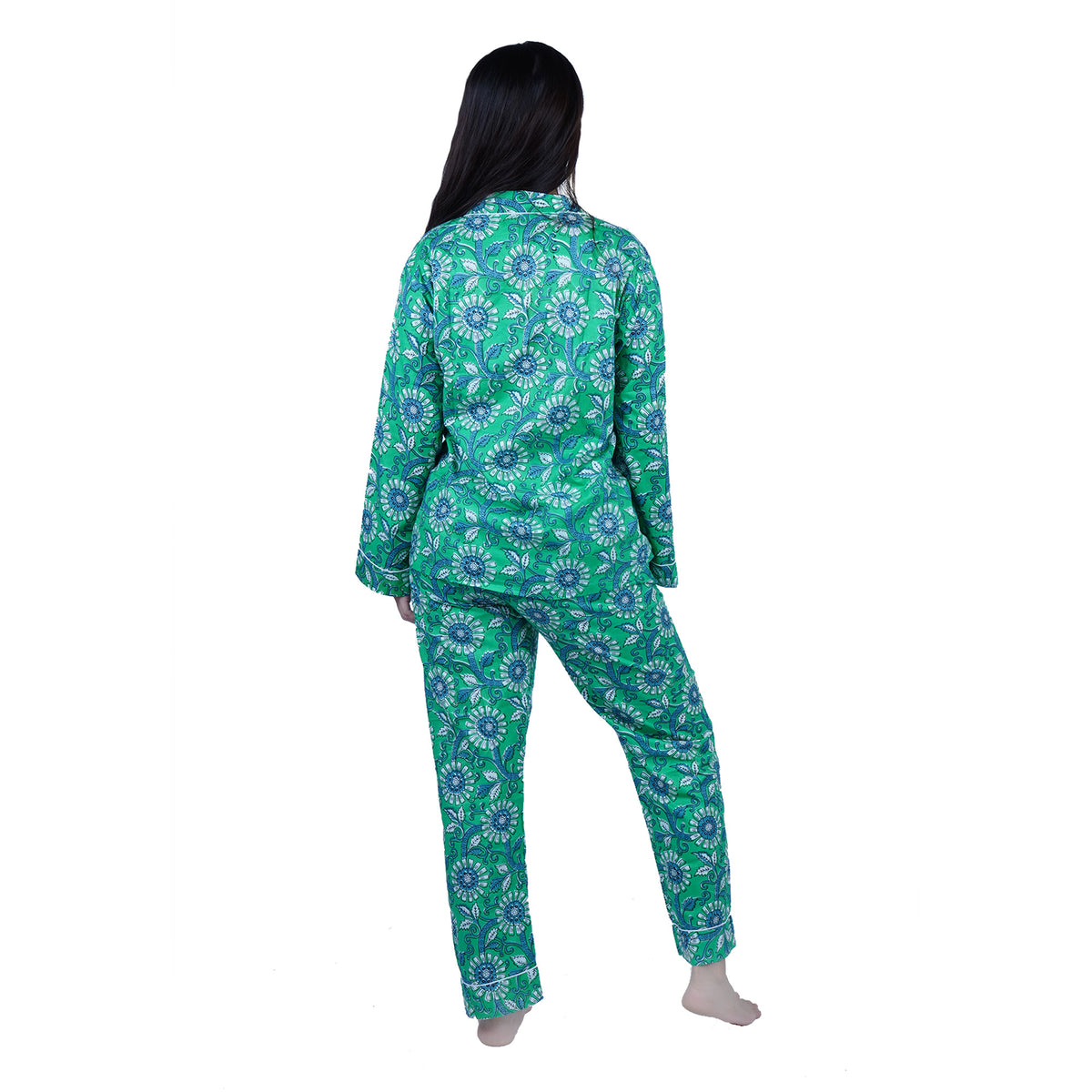 Langes bläulich-graues Pyjama-Set mit rosafarbenem Blumen-Blockdruck-Design