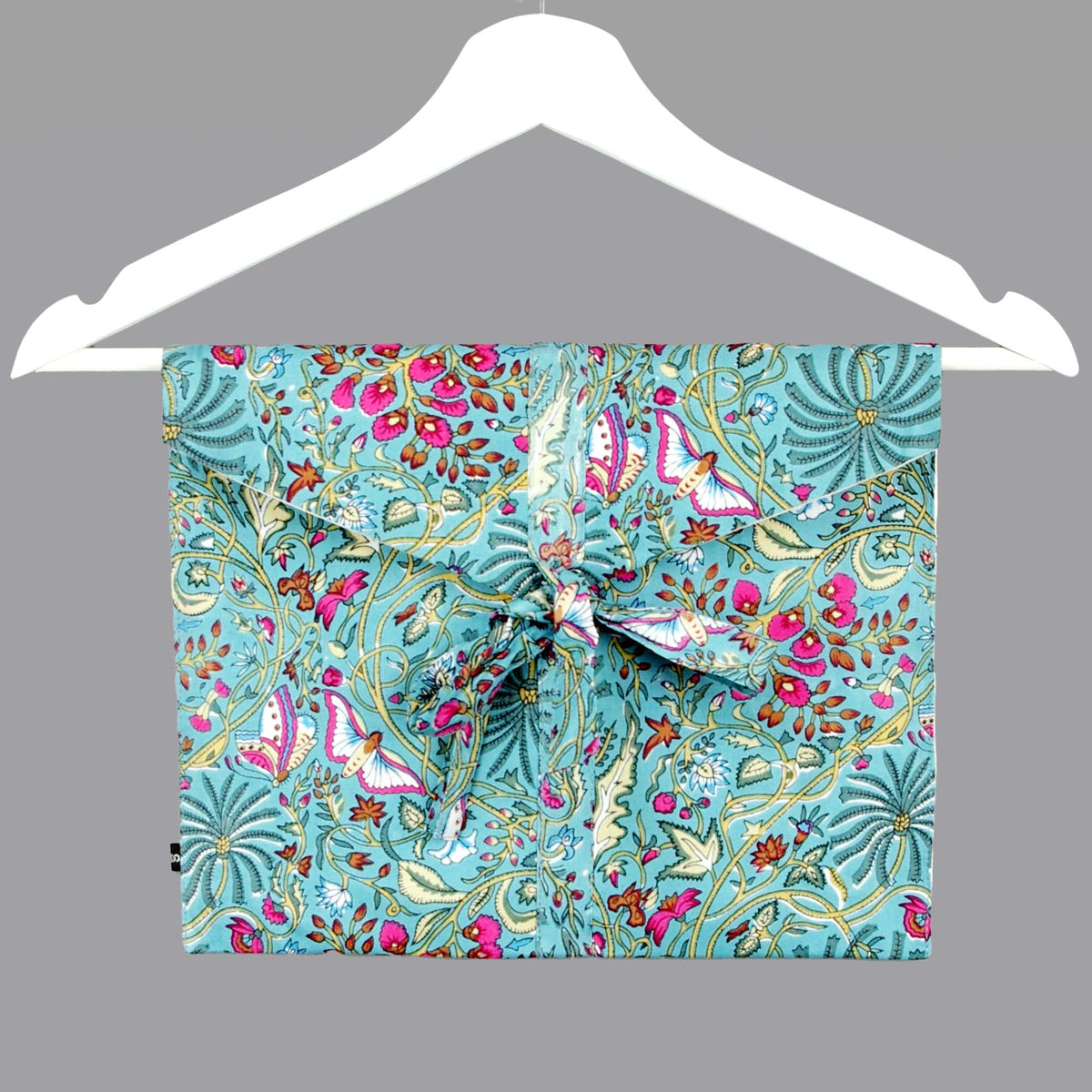 Langes bläulich-graues Pyjama-Set mit rosafarbenem Blumen-Blockdruck-Design