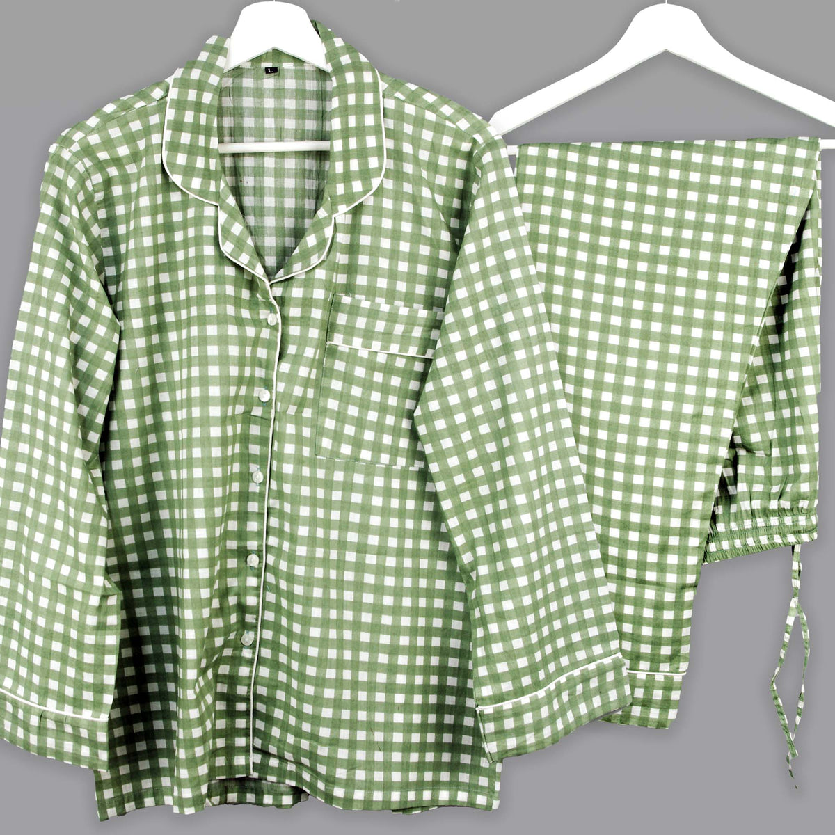 Langes bläulich-graues Pyjama-Set mit rosafarbenem Blumen-Blockdruck-Design