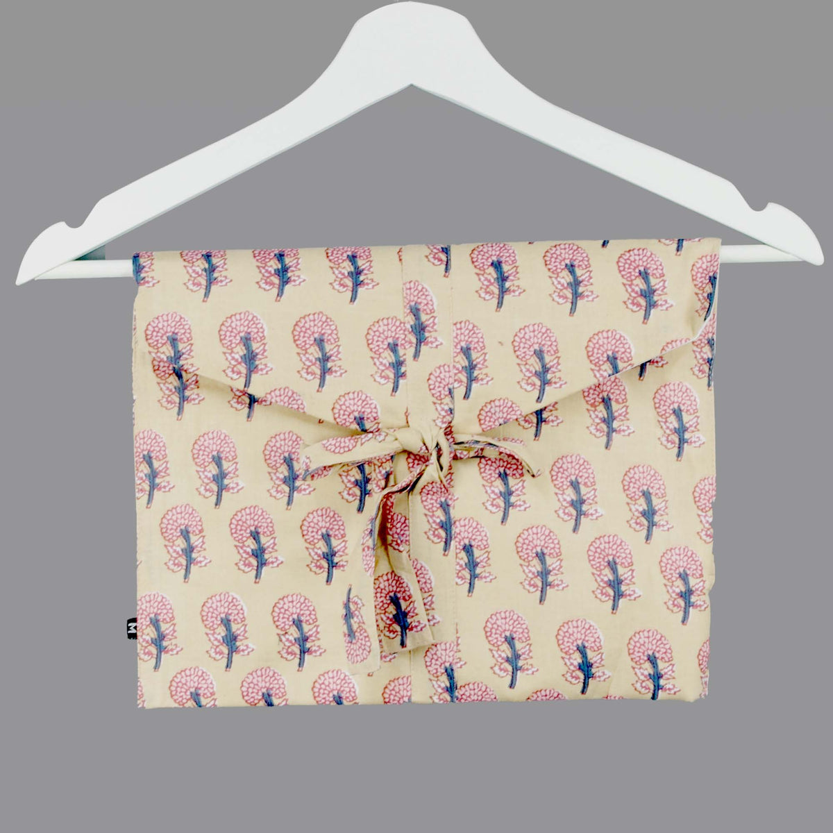 Langes bläulich-graues Pyjama-Set mit rosafarbenem Blumen-Blockdruck-Design