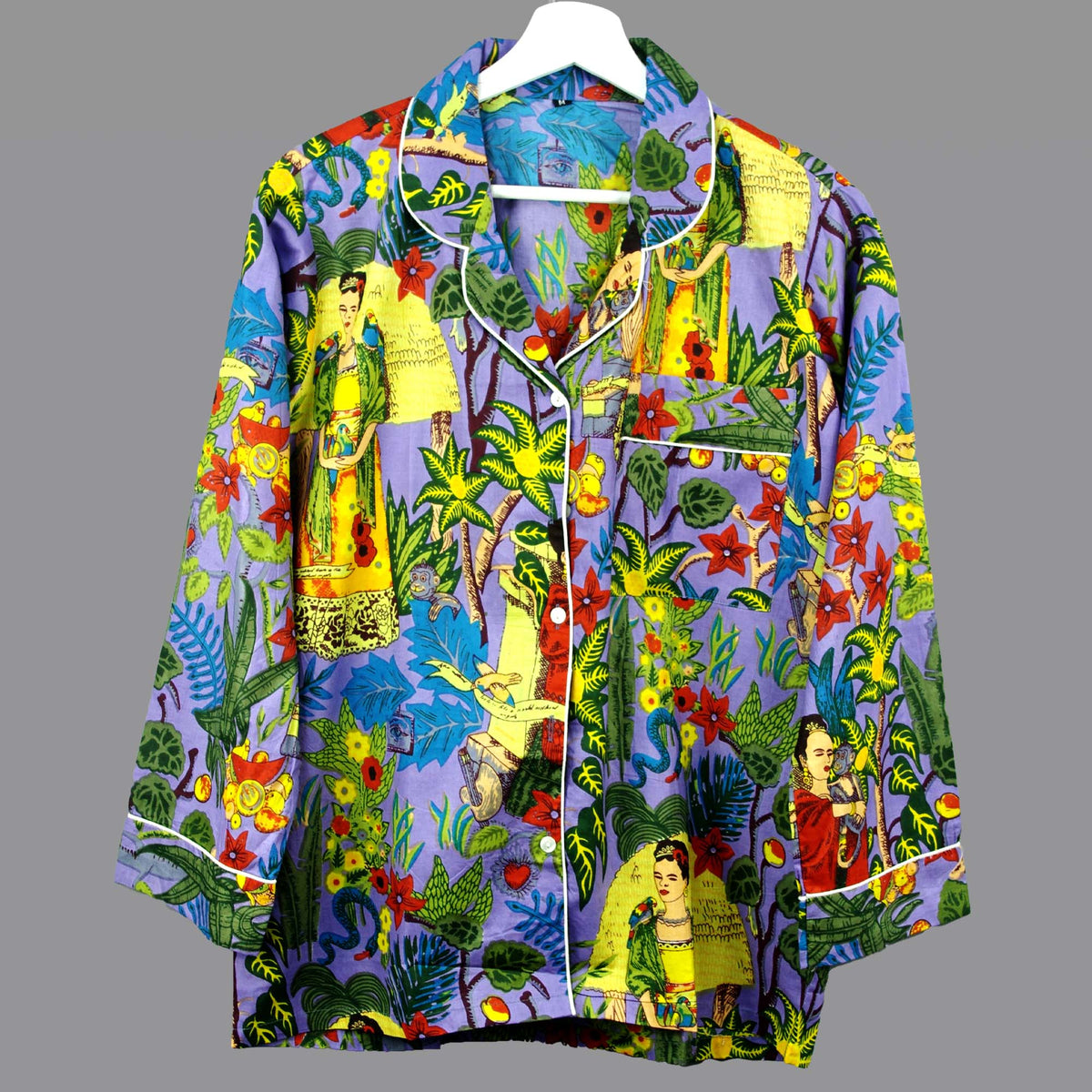 Langes bläulich-graues Pyjama-Set mit rosafarbenem Blumen-Blockdruck-Design
