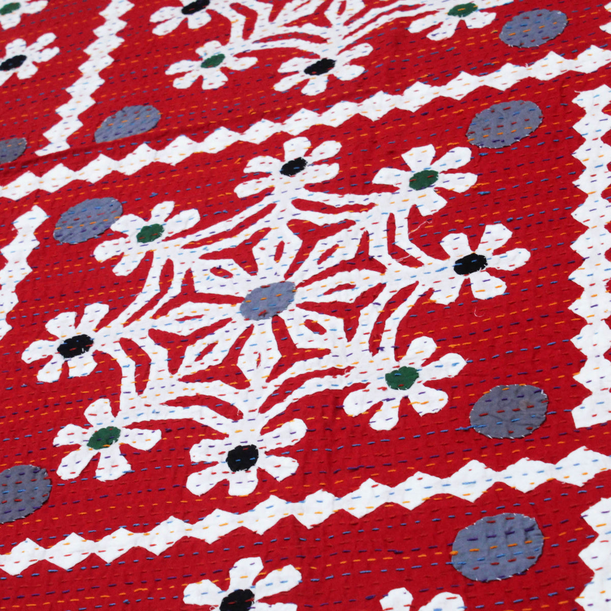 Rosa indische Applikation Cutwork Kantha Tagesdecke, Queen-Size-Bettdecke, böhmische Wende-Tagesdecke, handgefertigte böhmische bestickte Applikation