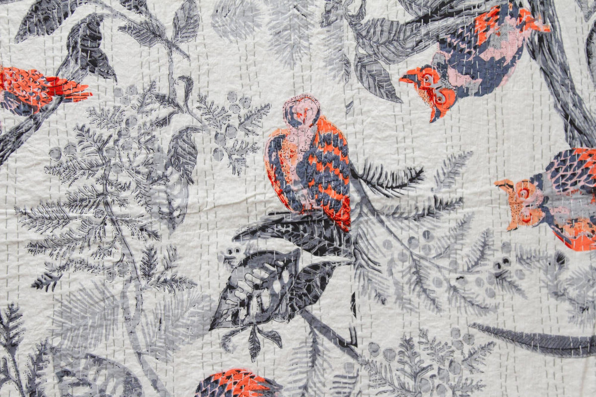 Tropische Vögel Muster Kastanienbraun Rot Wendbare Baumwolle Queen Indian Boho Kantha Quilt Tagesdecke