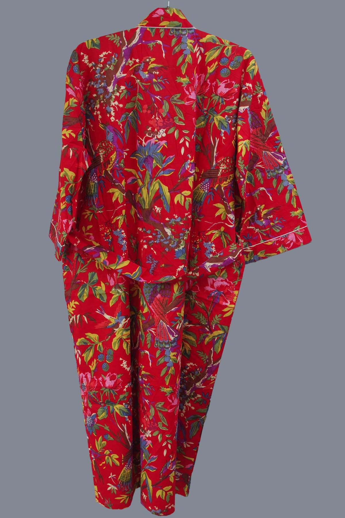 Roter Kimono-Morgenmantel aus Baumwolle mit tropischen Vögeln