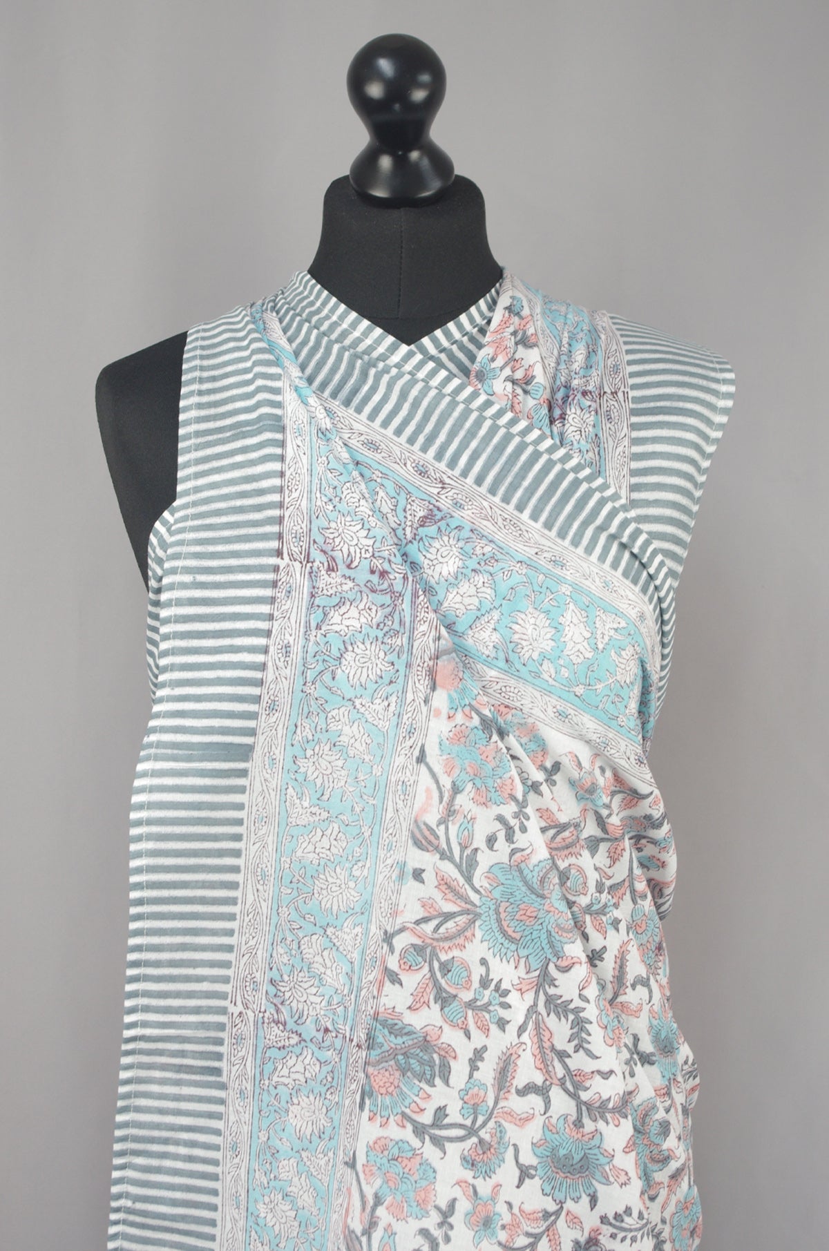 Beach Coverup Sarong Pareo - Colonial Floral