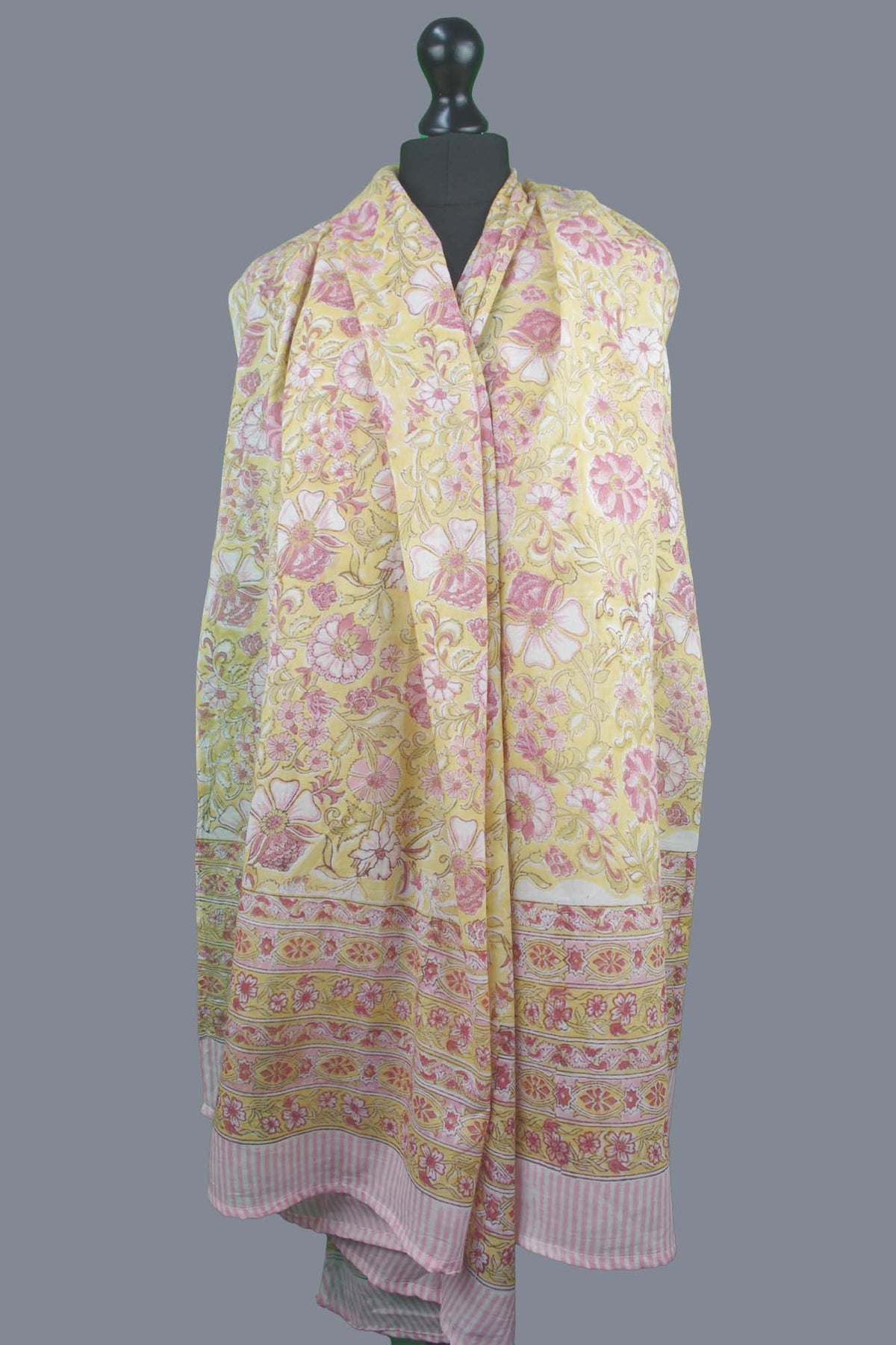 Beach Coverup Sarong Pareo - Pastel Floral Jaal On Yellow