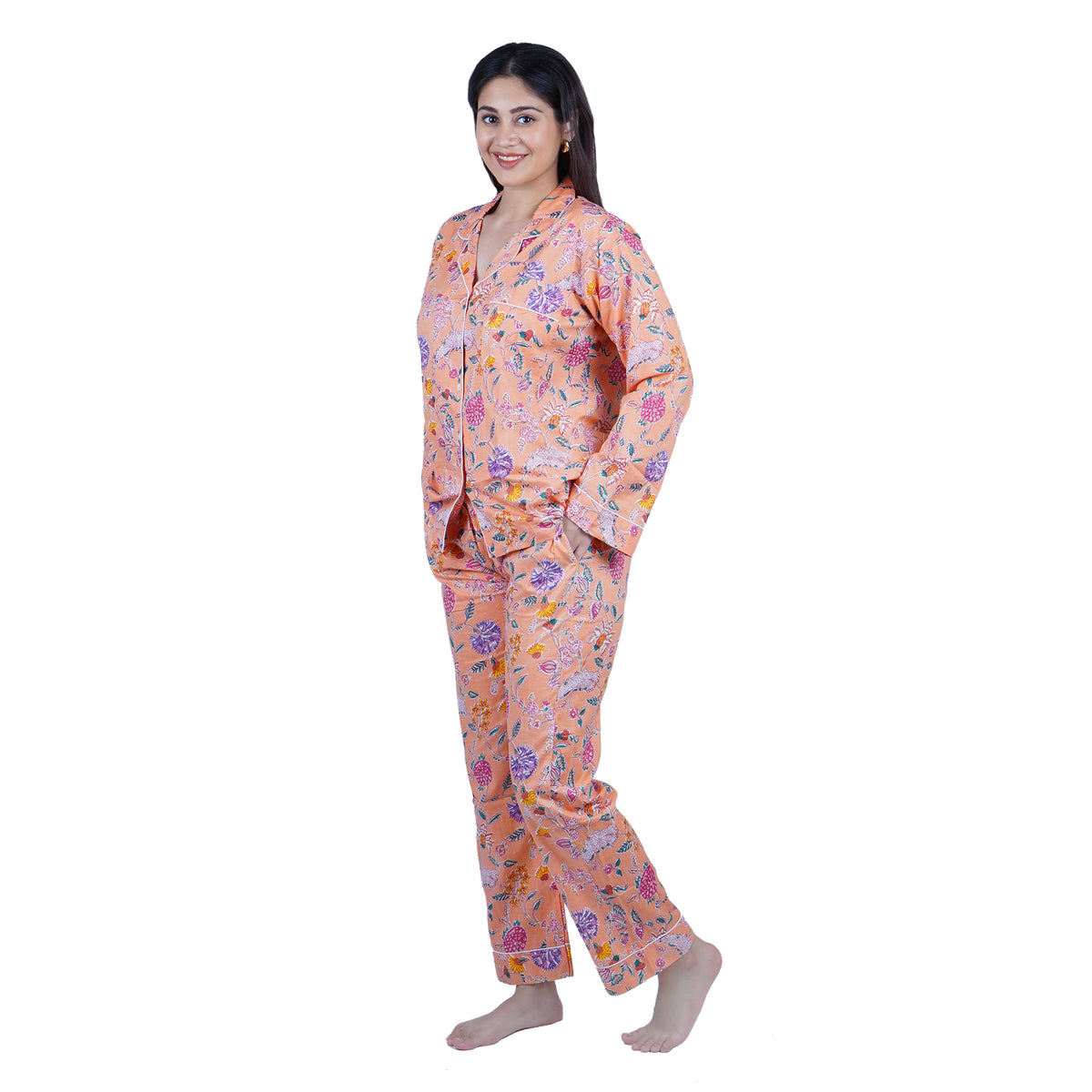 Langes bläulich-graues Pyjama-Set mit rosafarbenem Blumen-Blockdruck-Design
