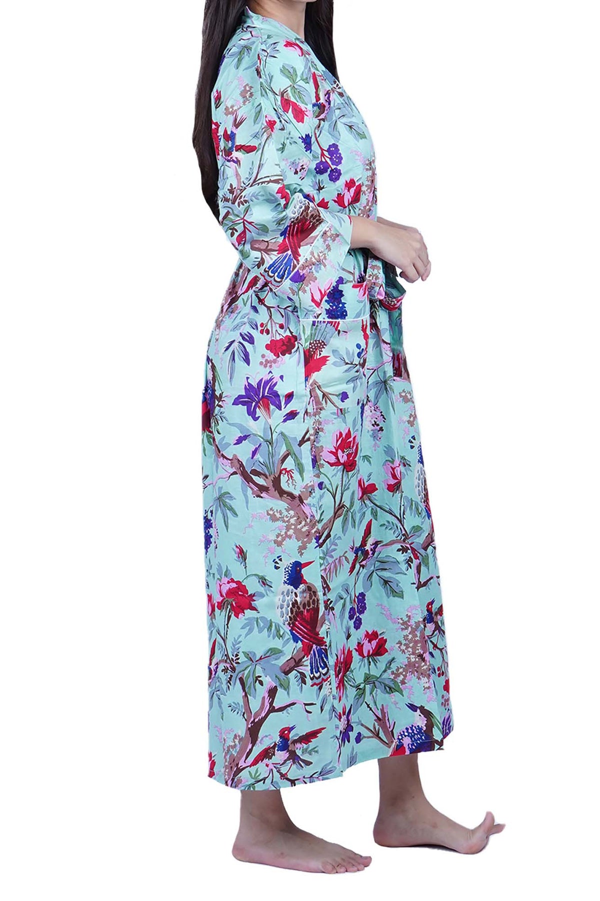 Handgefertigtes Kimono-Kleid aus Baumwolle mit Pista-Grün und tropischen Vögeln