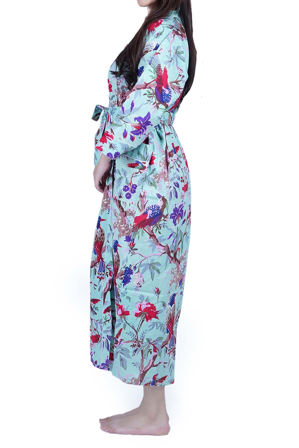 Handgefertigtes Kimono-Kleid aus Baumwolle mit Pista-Grün und tropischen Vögeln