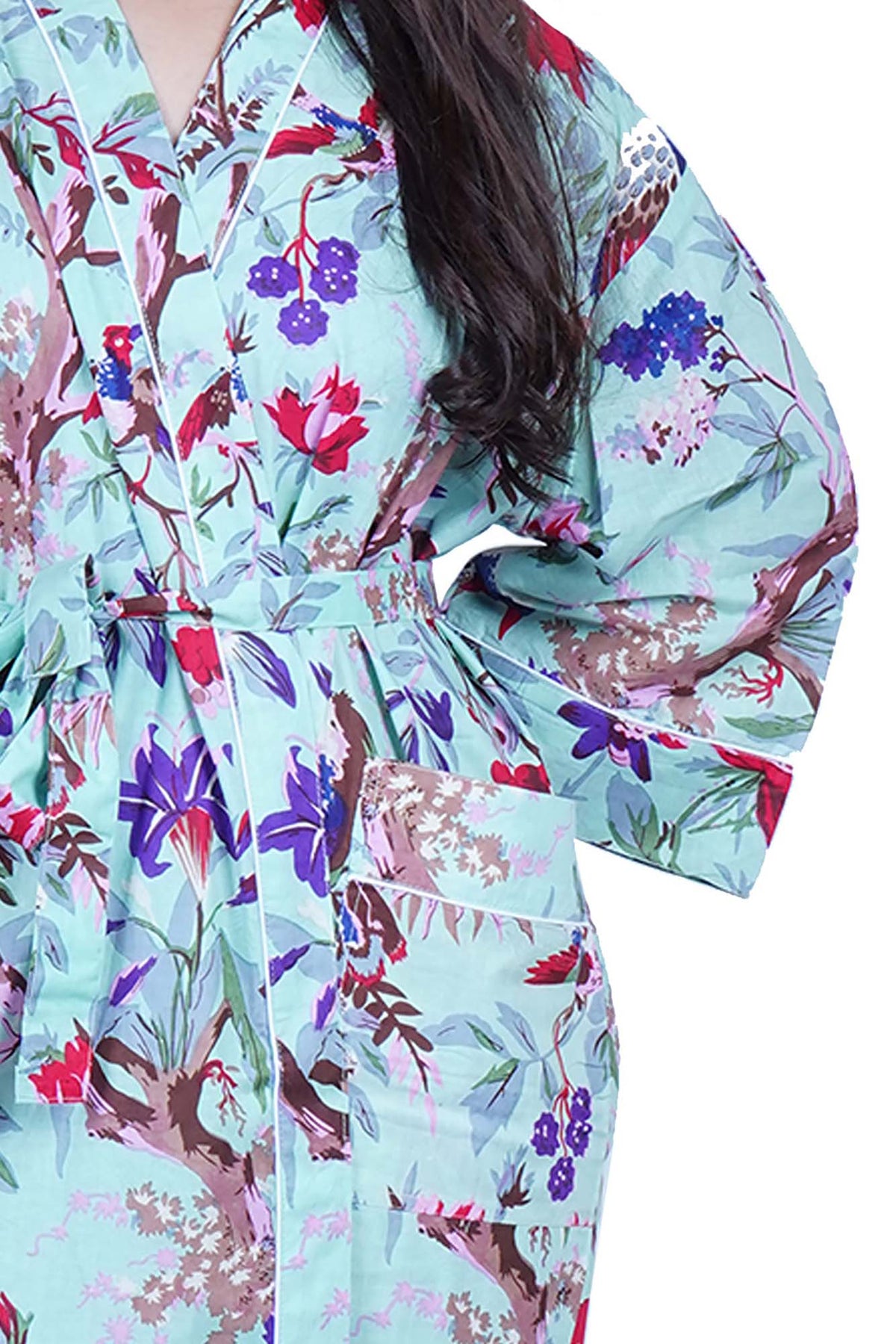 Handgefertigtes Kimono-Kleid aus Baumwolle mit Pista-Grün und tropischen Vögeln