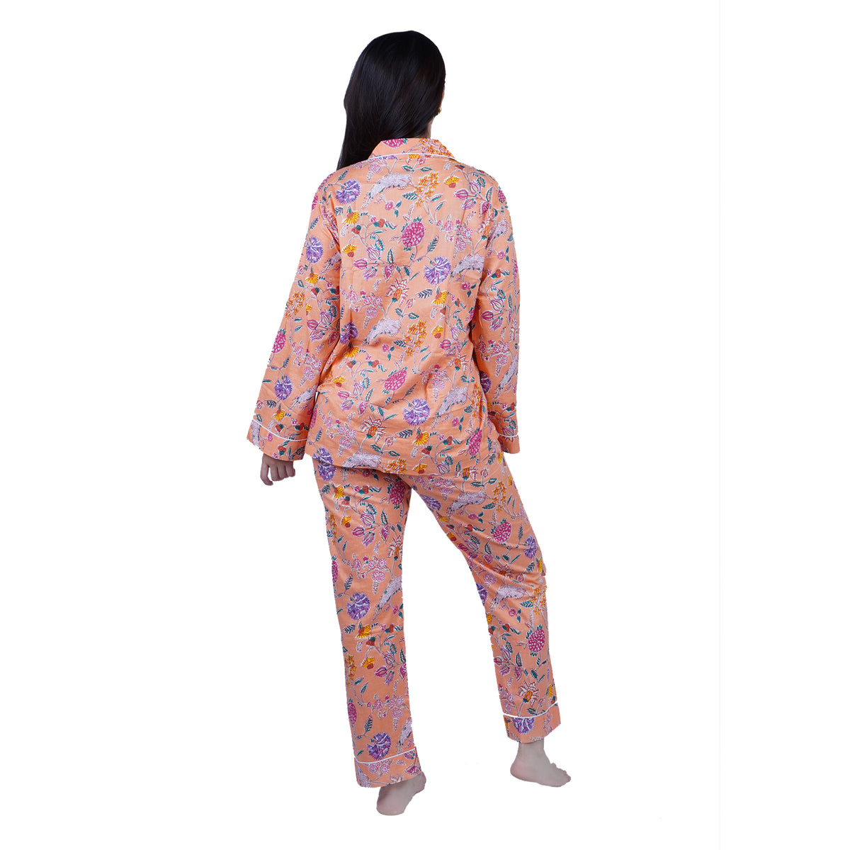 Langes bläulich-graues Pyjama-Set mit rosafarbenem Blumen-Blockdruck-Design