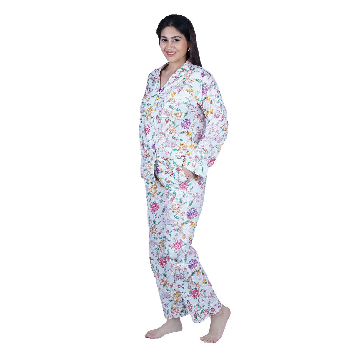 Langes bläulich-graues Pyjama-Set mit rosafarbenem Blumen-Blockdruck-Design