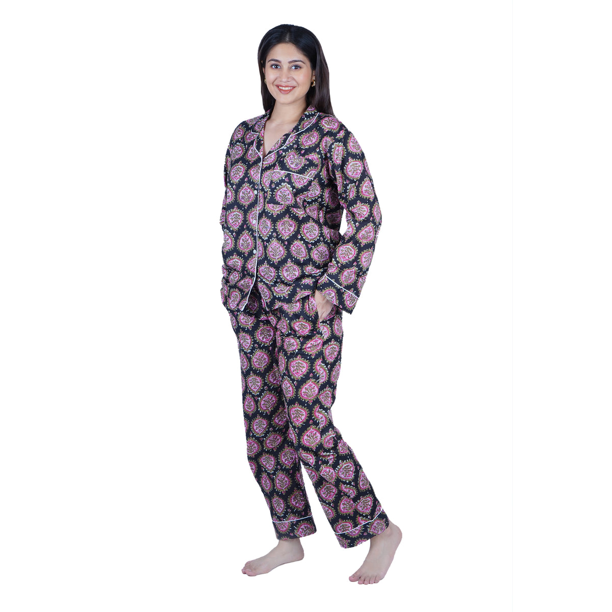 Langes bläulich-graues Pyjama-Set mit rosafarbenem Blumen-Blockdruck-Design