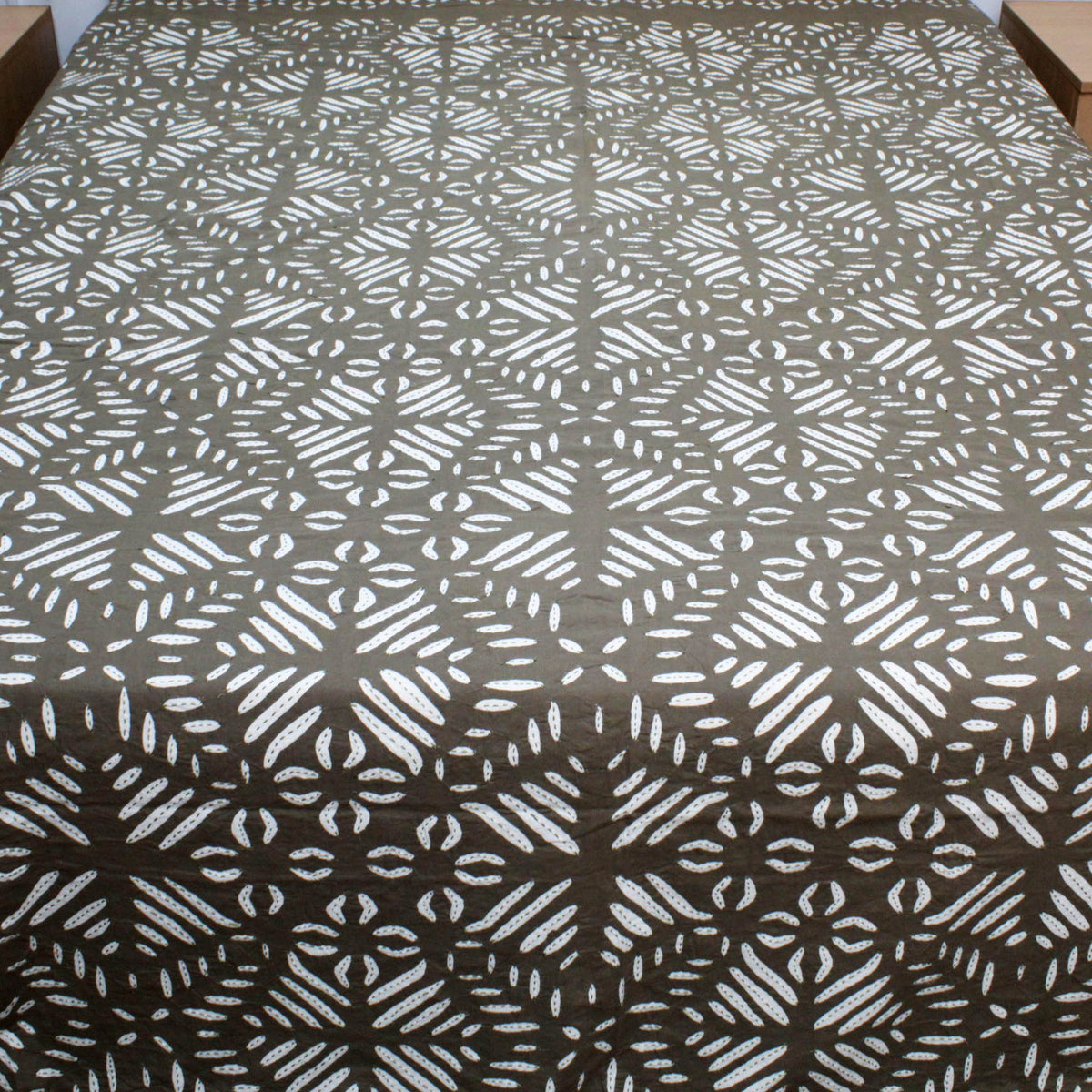 Indische Applikation Cutwork Kantha Tagesdecke, Queen-Size-Bettdecke, böhmische Wende-Tagesdecke, handgefertigte böhmische bestickte Applikation