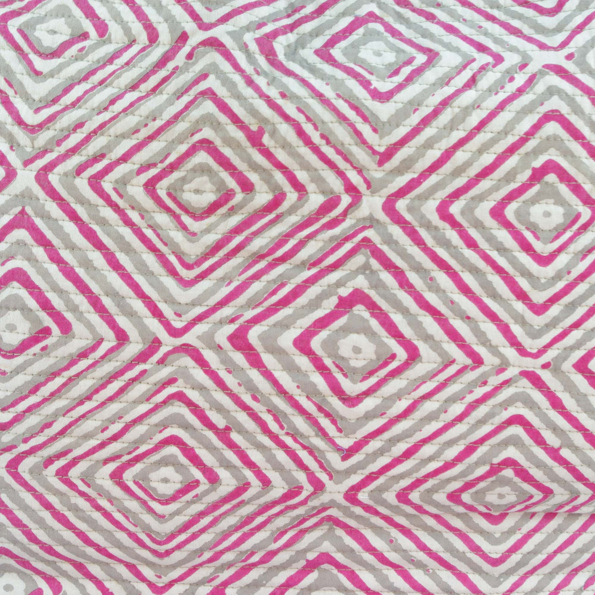 Große Einkaufs-/Strandtasche aus gesteppter Baumwolle - Pink Grey Diamonds