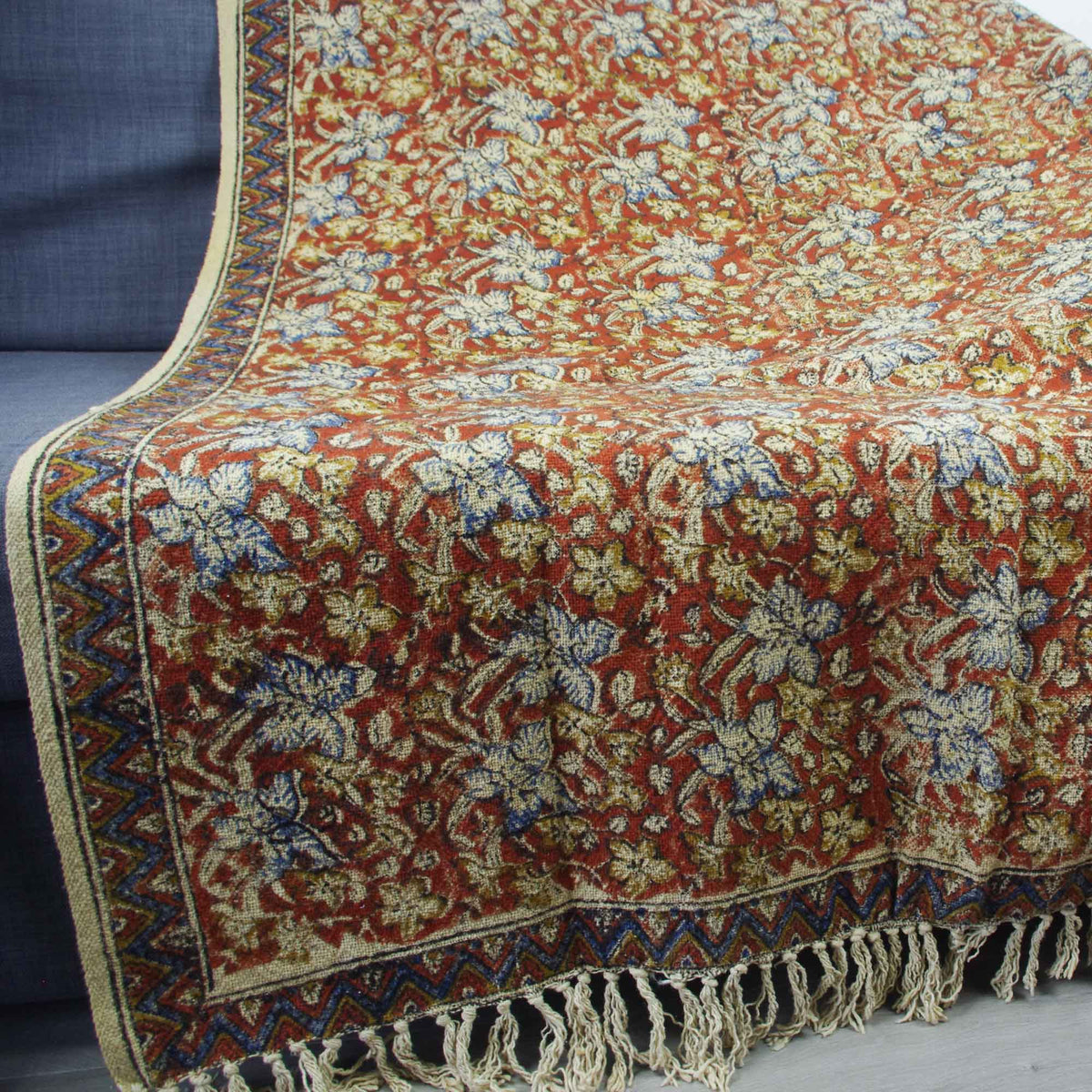 Handgewebter Schlamm-Stoffblock bedruckter Baumwoll-Sofaüberwurf mit Quasten – Blumendruck