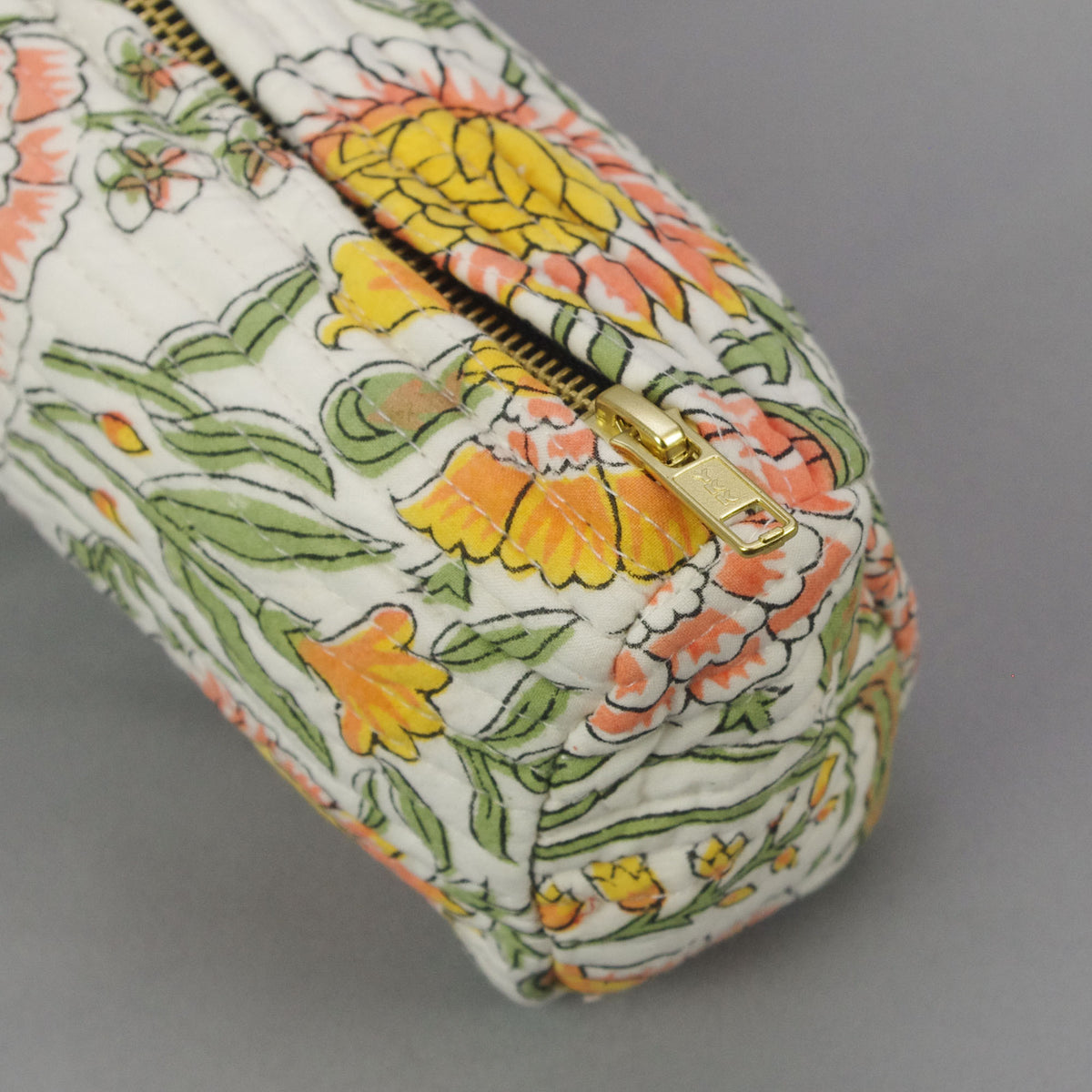 Make-up-Etui oder Federmäppchen mit Blockdruck - Ringelblume auf Weiß