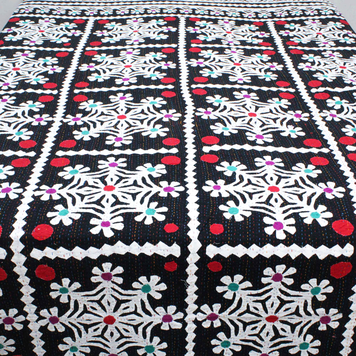 Black & White Snowflake Indian Applique Cutwork Kantha Embroidered Bedspread,Queen Size