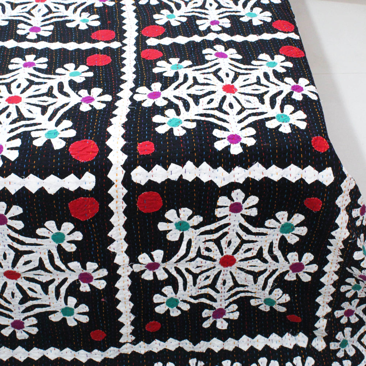 Black & White Snowflake Indian Applique Cutwork Kantha Embroidered Bedspread,Queen Size