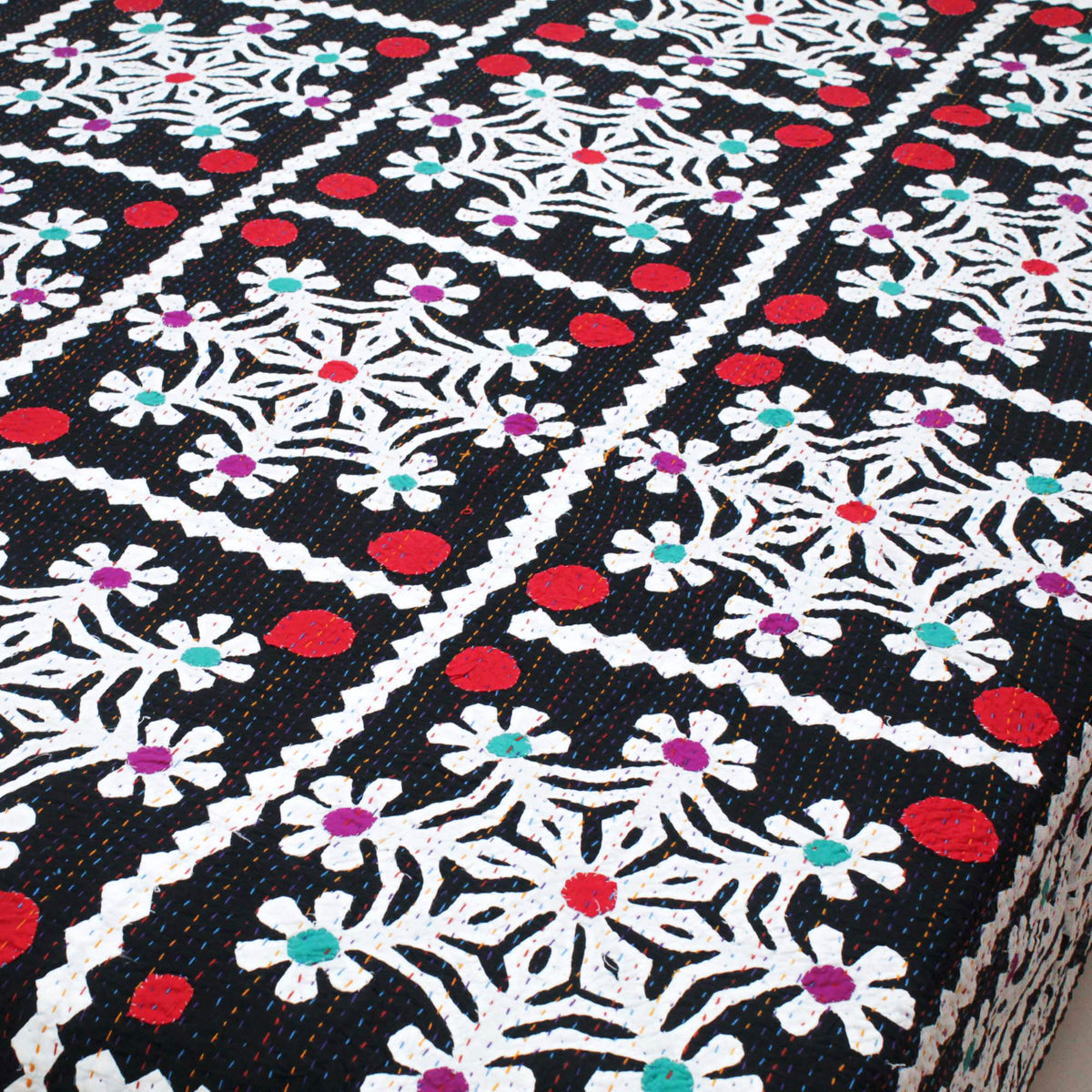 Black & White Snowflake Indian Applique Cutwork Kantha Embroidered Bedspread,Queen Size
