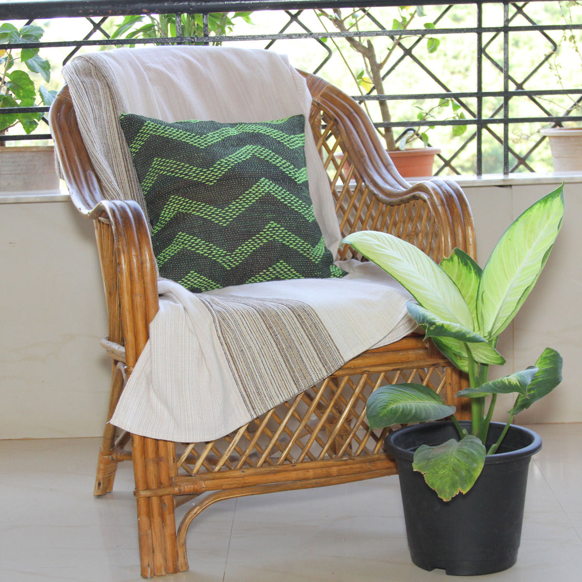Green & Black Zig-Zag Pattern Kantha Cushion Cover