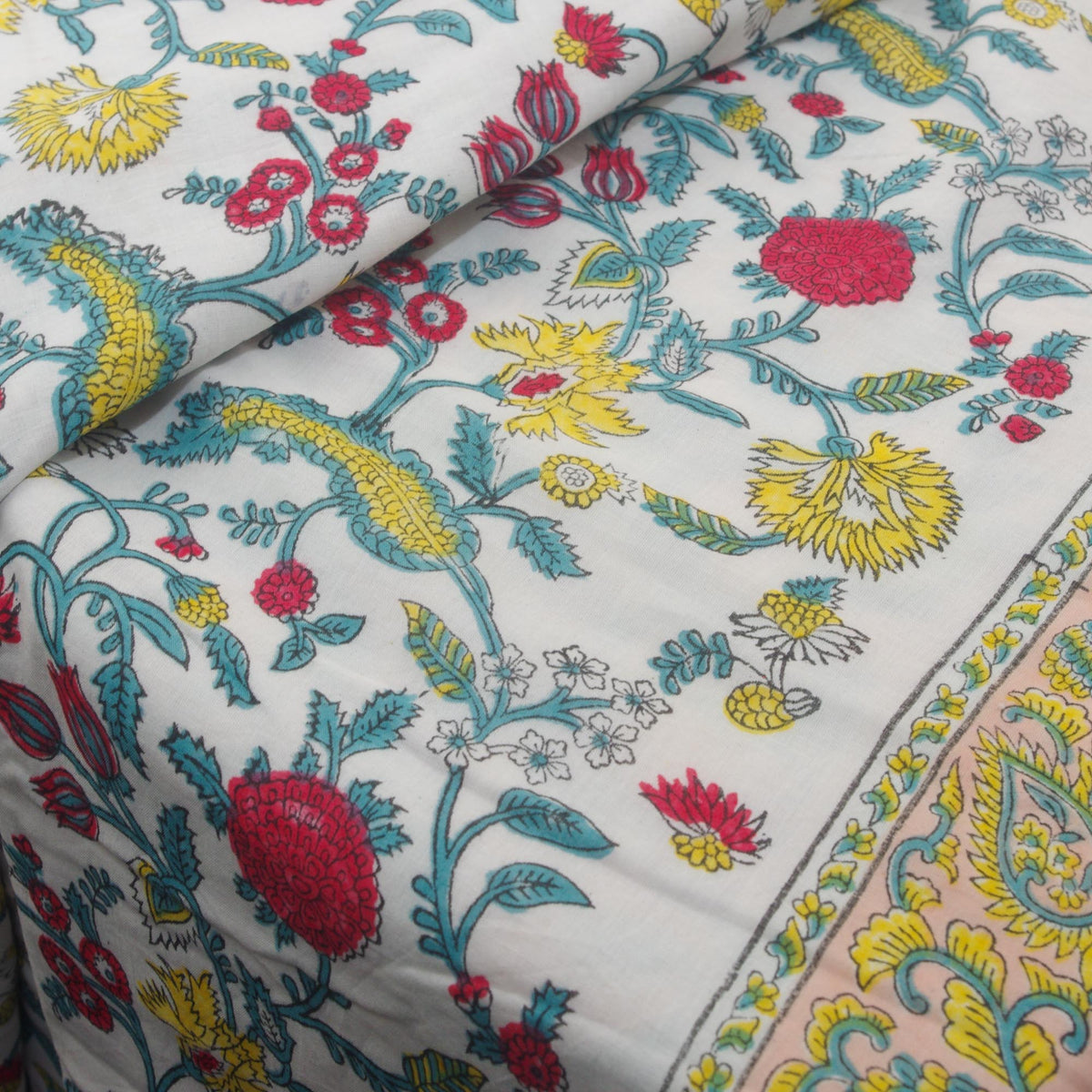 Peach White Floral Pattern Reversible Dohar Quilt Comforter DQ13