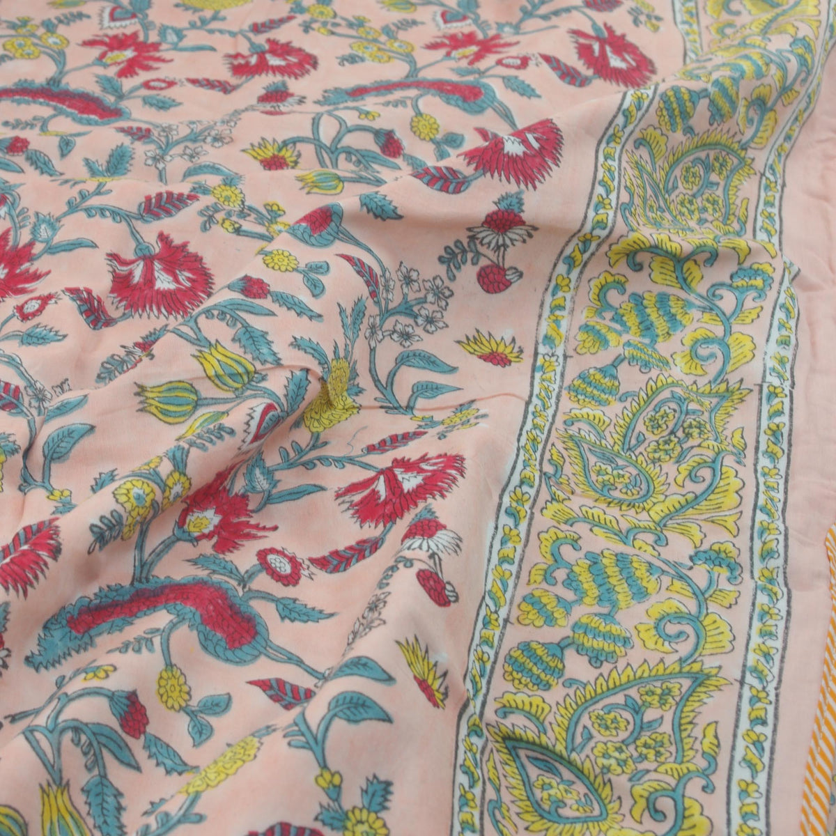 Peach White Floral Pattern Reversible Dohar Quilt Comforter DQ13