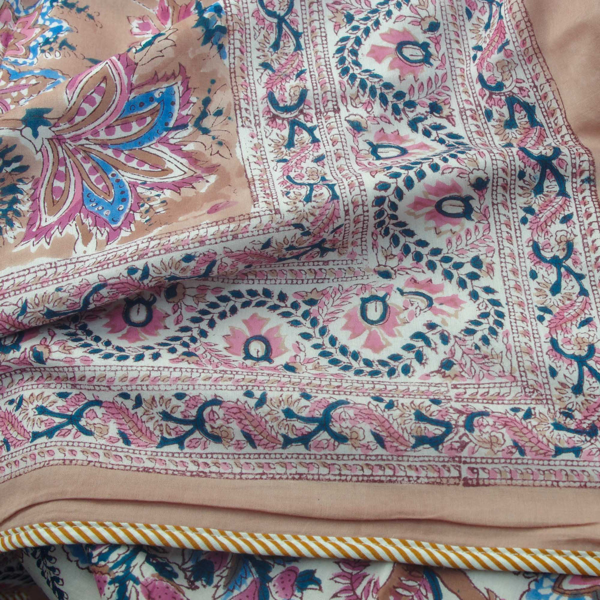 Brown White Floral Pattern Reversible Dohar Quilt Comforter DQ14