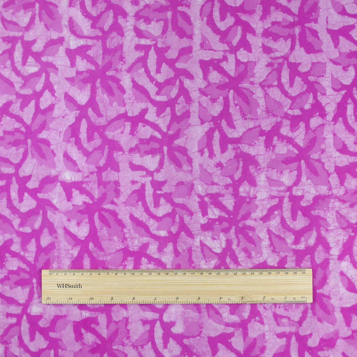 Bagru Block Print Chevron auf kastanienbraunem Damenkleid Stoffdesign 240