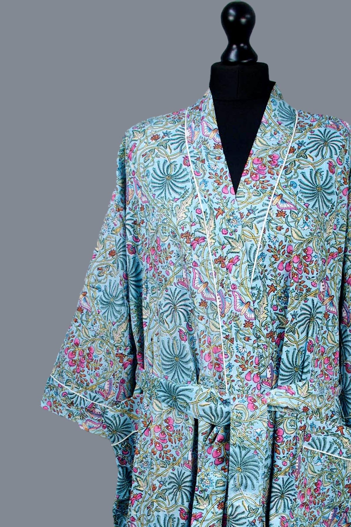 Kimono-Morgenmantel aus blauer, türkisfarbener Baumwolle mit Palmen- und Blumenmuster