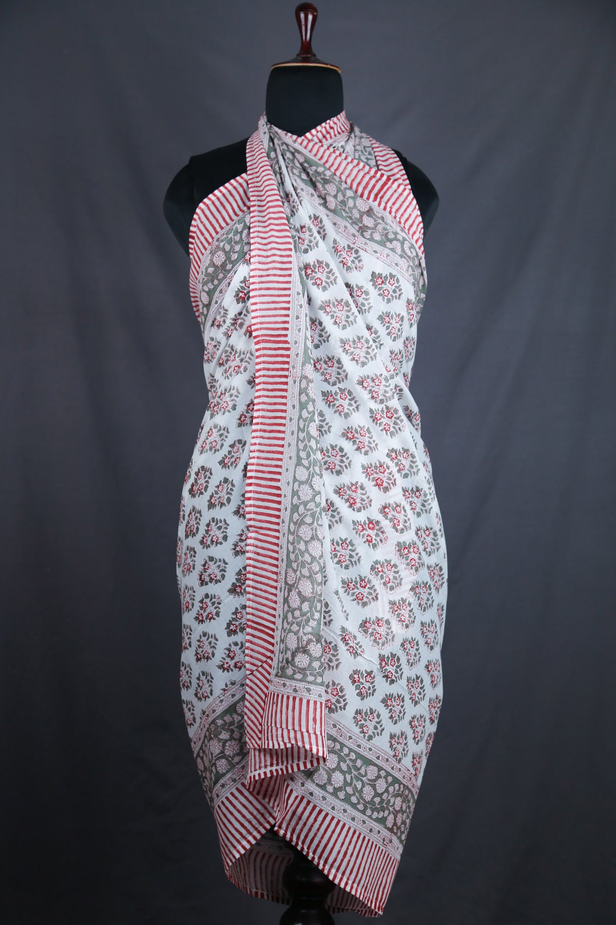 Beach Coverup Sarong Pareo - Red & Green Floral