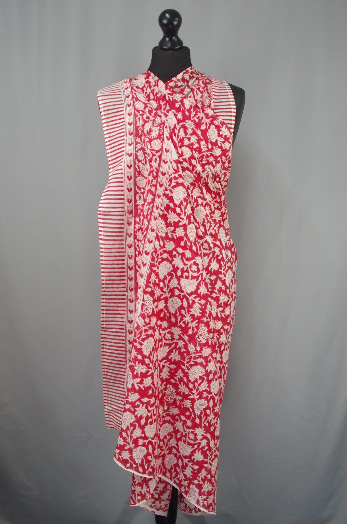 Beach Coverup Sarong Pareo - Red Floral