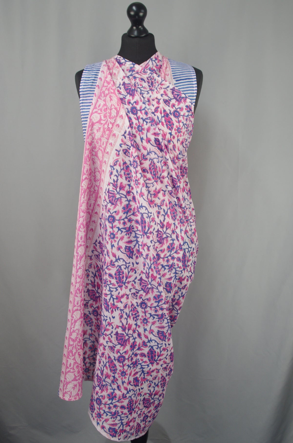 Beach Coverup Sarong Pareo - Purple Floral Jaal