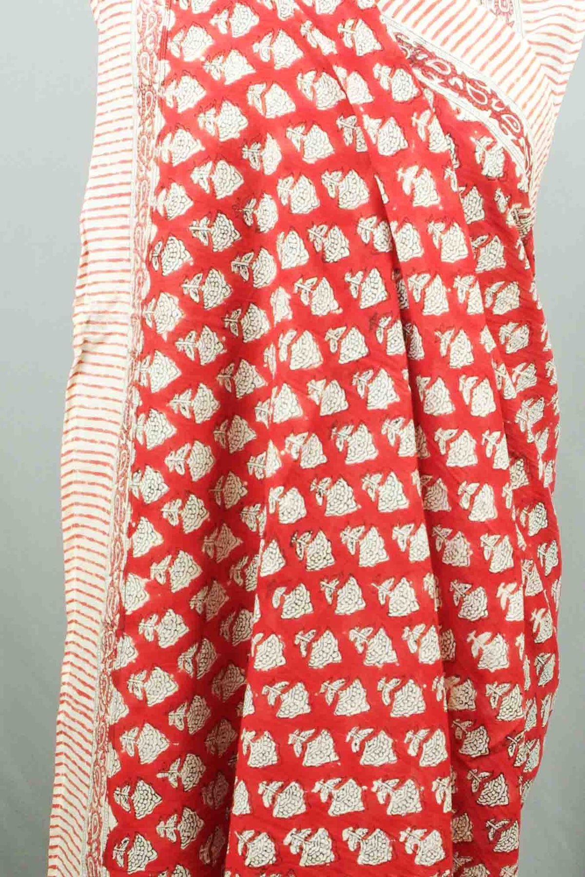 Beach Coverup Sarong Pareo - Red White Floral Buti