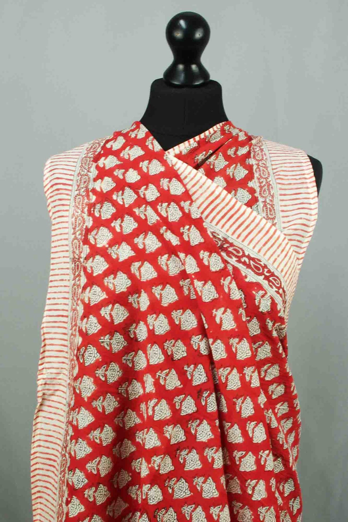 Beach Coverup Sarong Pareo - Red White Floral Buti