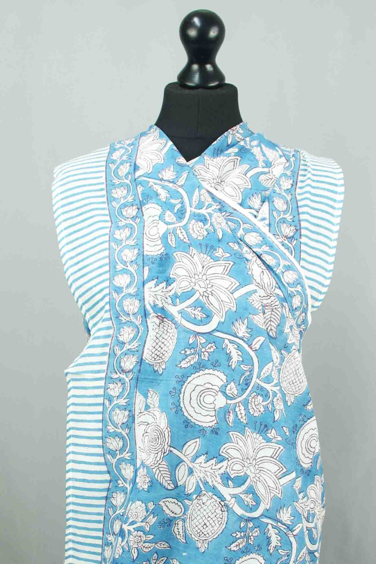 Beach Coverup Sarong Pareo - Blue Tropical Floral