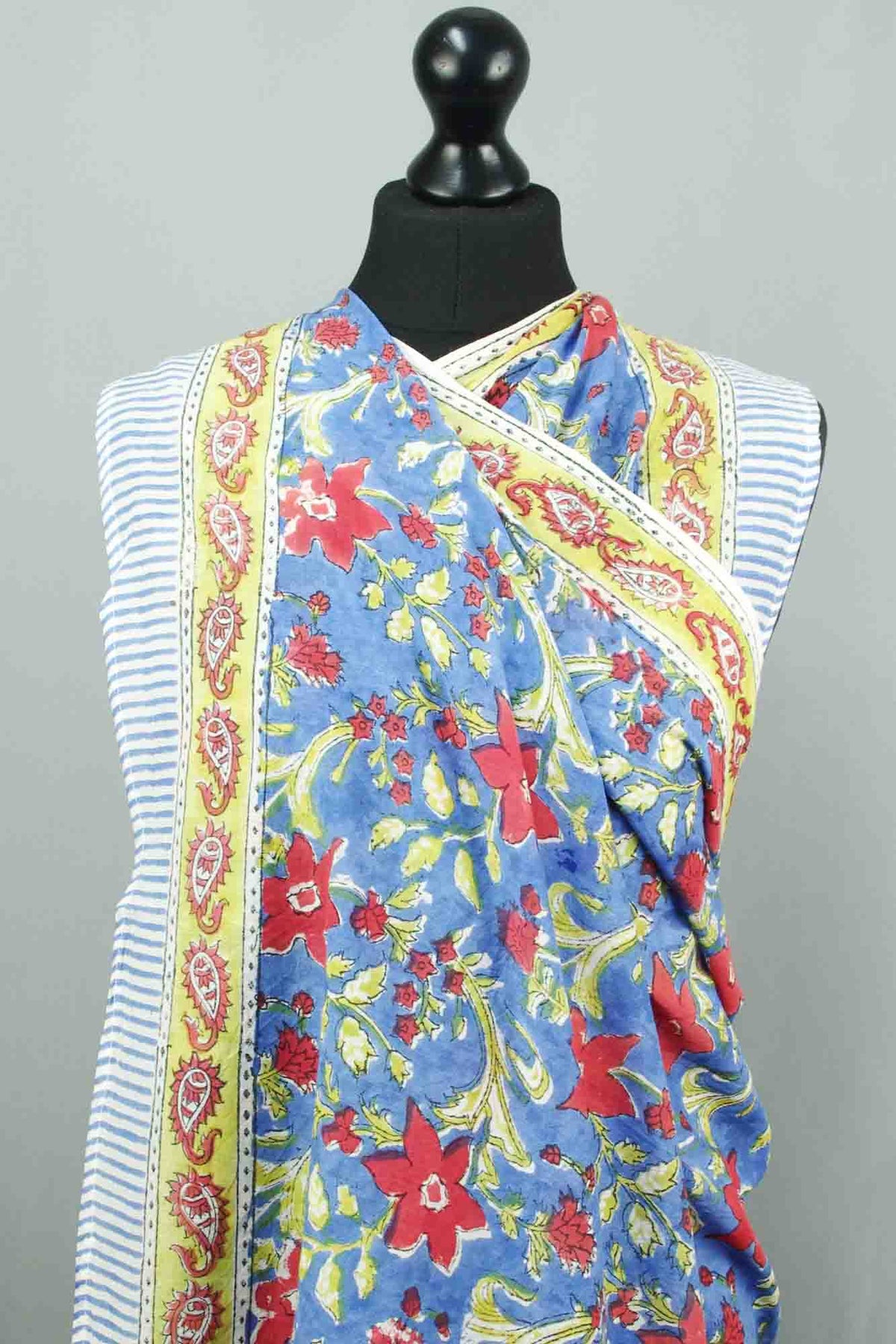 Beach Coverup Sarong Pareo - Red Lily Blossom