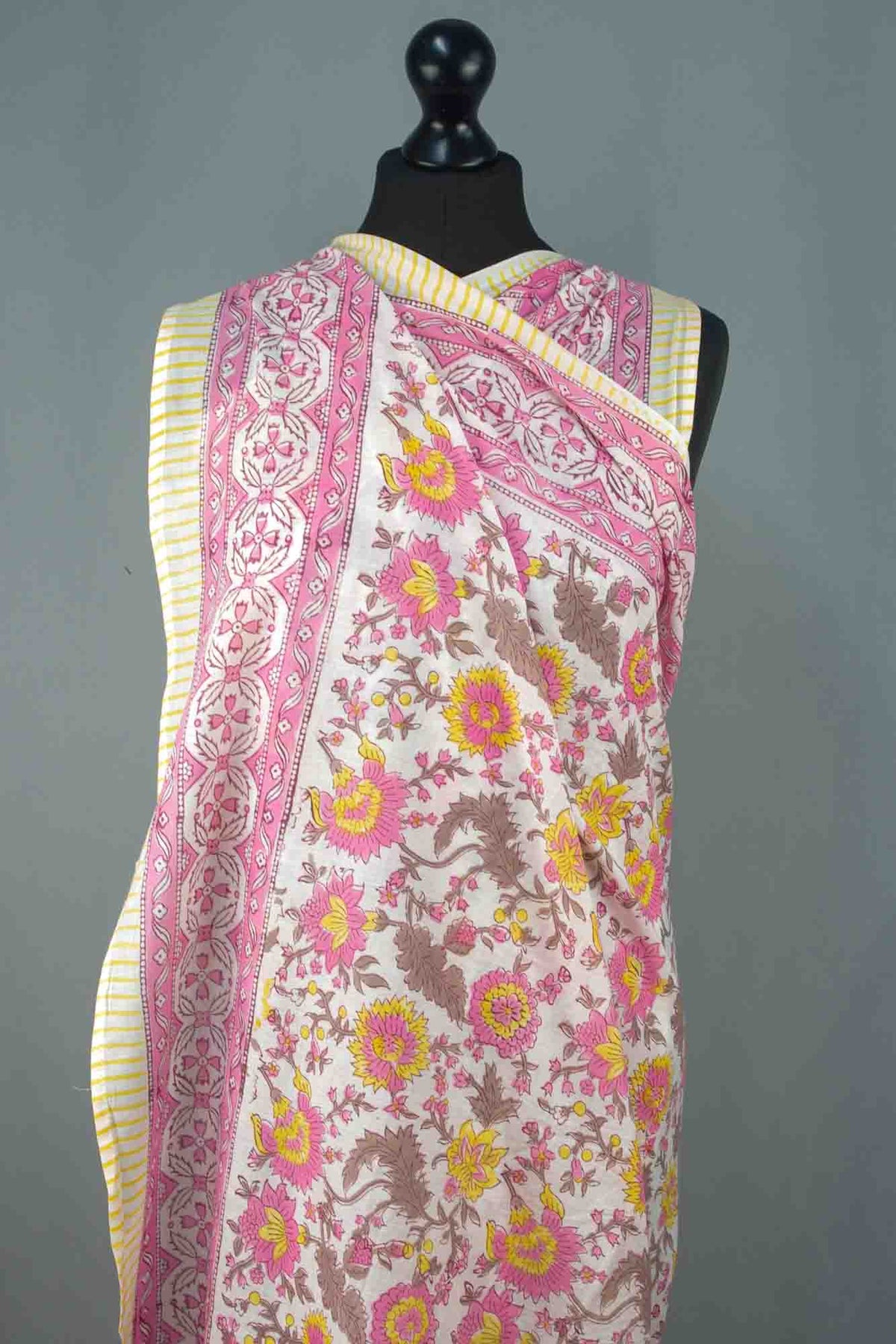 Beach Coverup Sarong Pareo - Pink Yellow Carnation