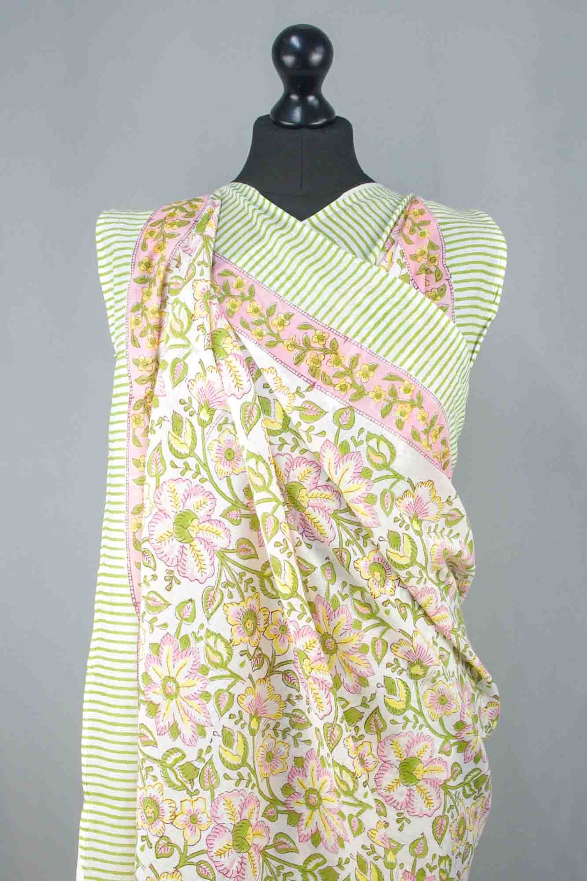 Beach Coverup Sarong Pareo - Green & Yellow Blossoms
