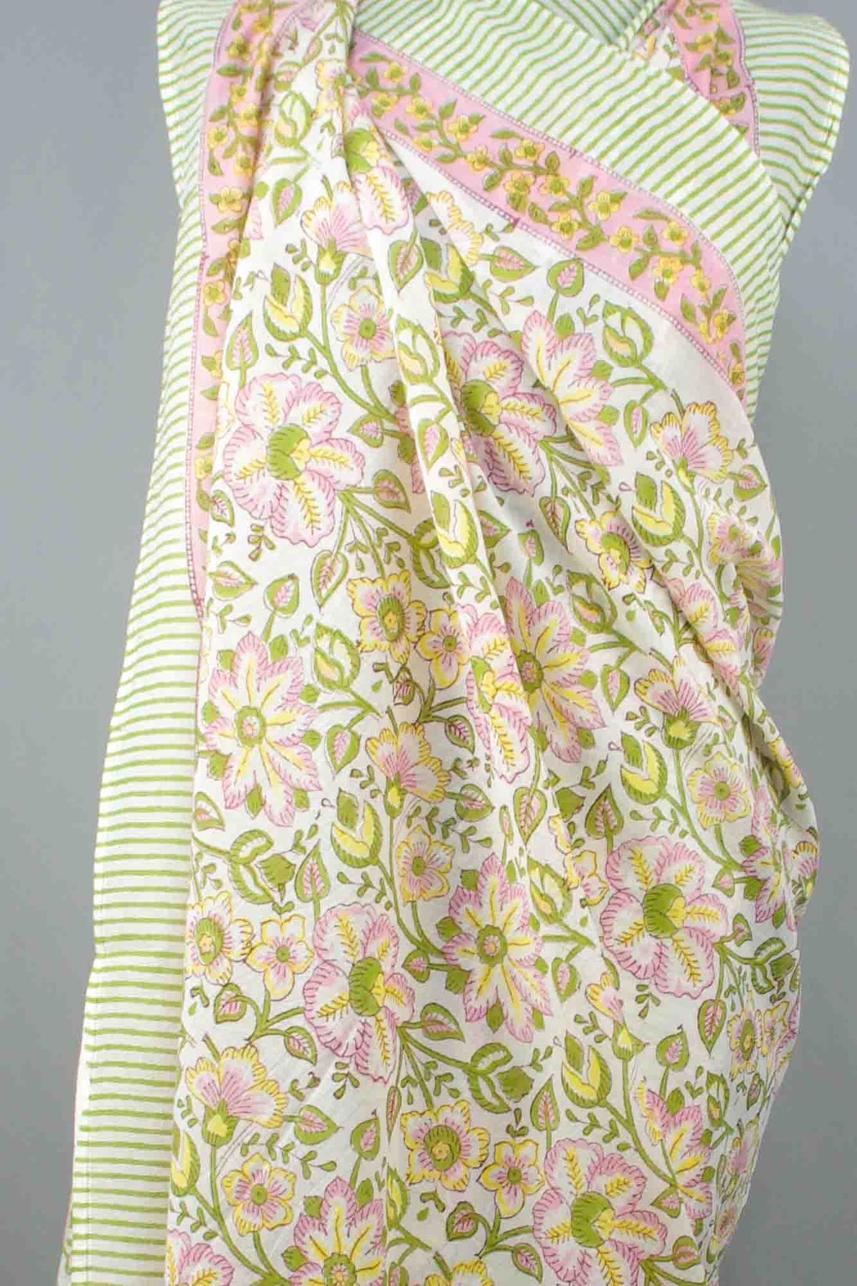 Beach Coverup Sarong Pareo - Green & Yellow Blossoms
