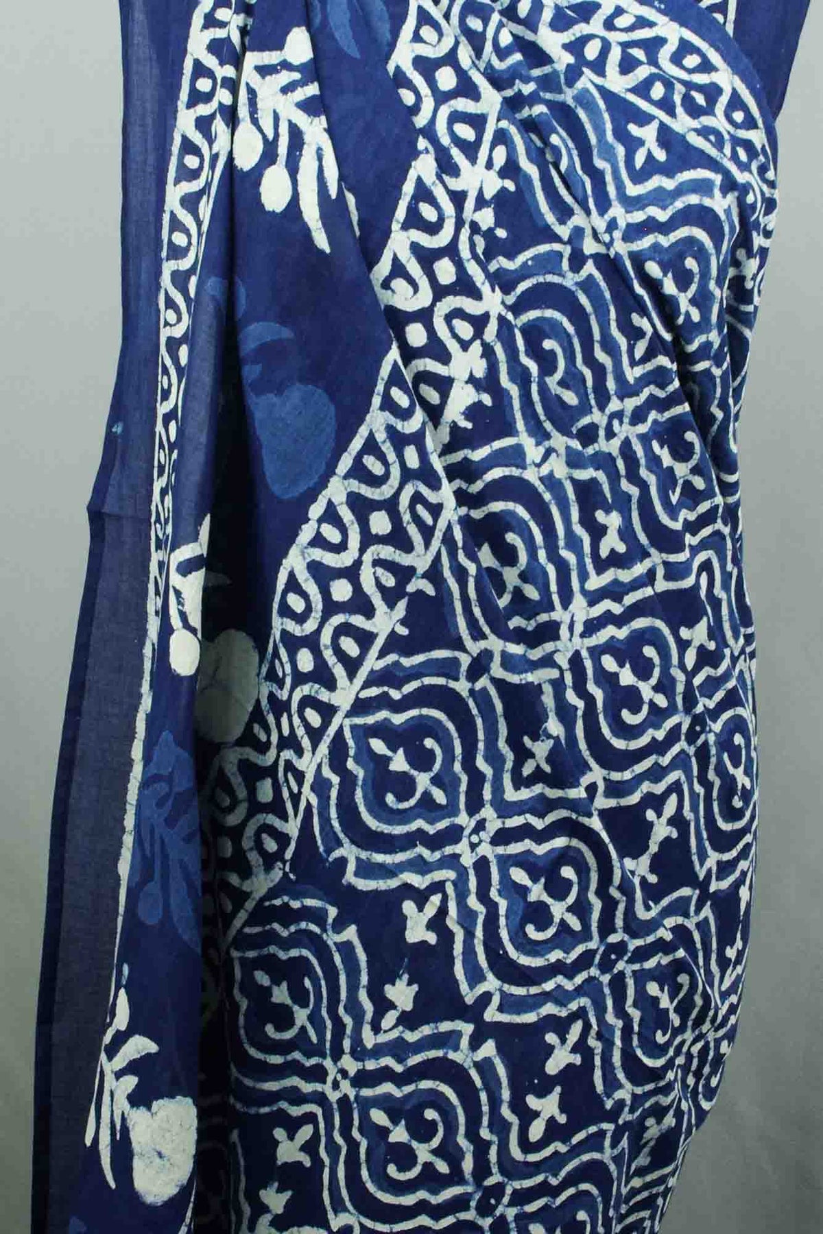 Beach Coverup Sarong Pareo - Indigo White Geometric Pattern