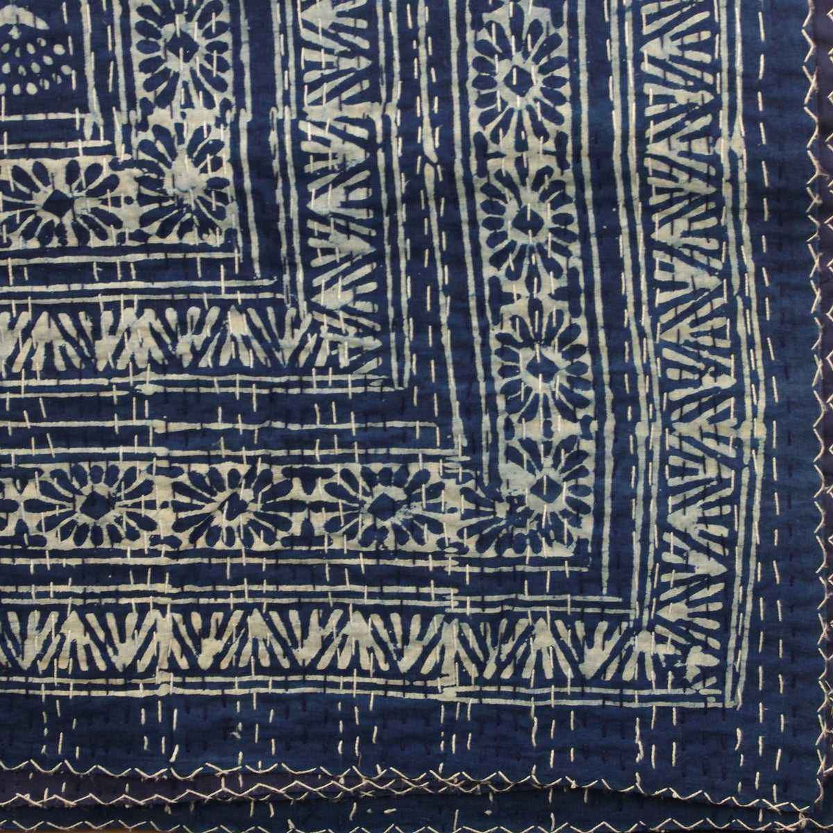 Dabu Indigo Blue Handmade Queen Kantha Quilt - Sonnenblumen