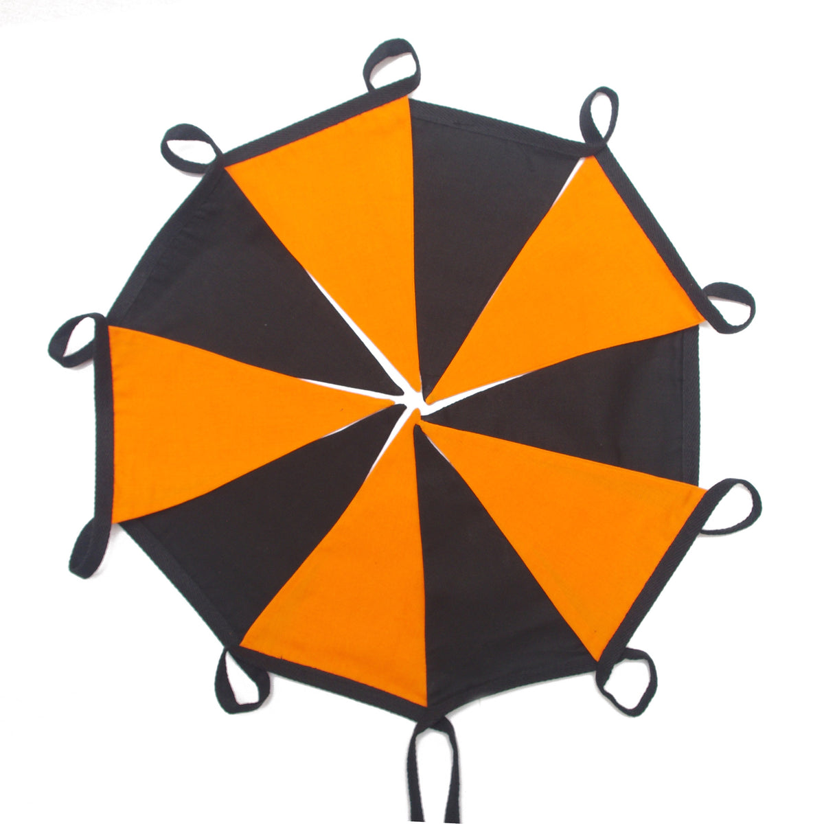 Wimpelkette aus doppellagigem Stoff in Orange und Schwarz mit 10 Flaggen