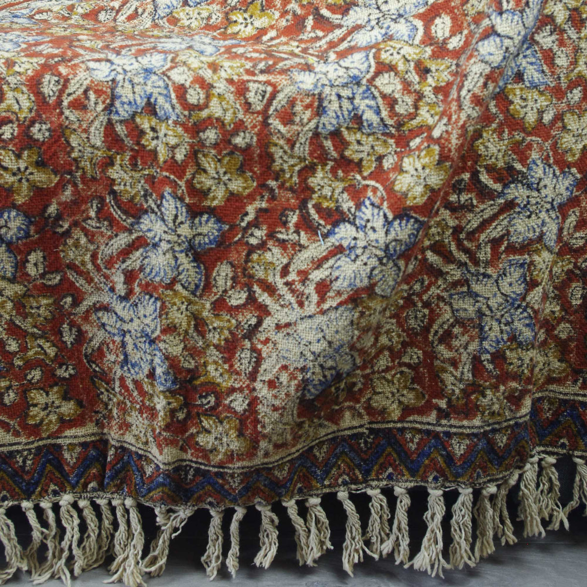 Handgewebter Schlamm-Stoffblock bedruckter Baumwoll-Sofaüberwurf mit Quasten – Blumendruck