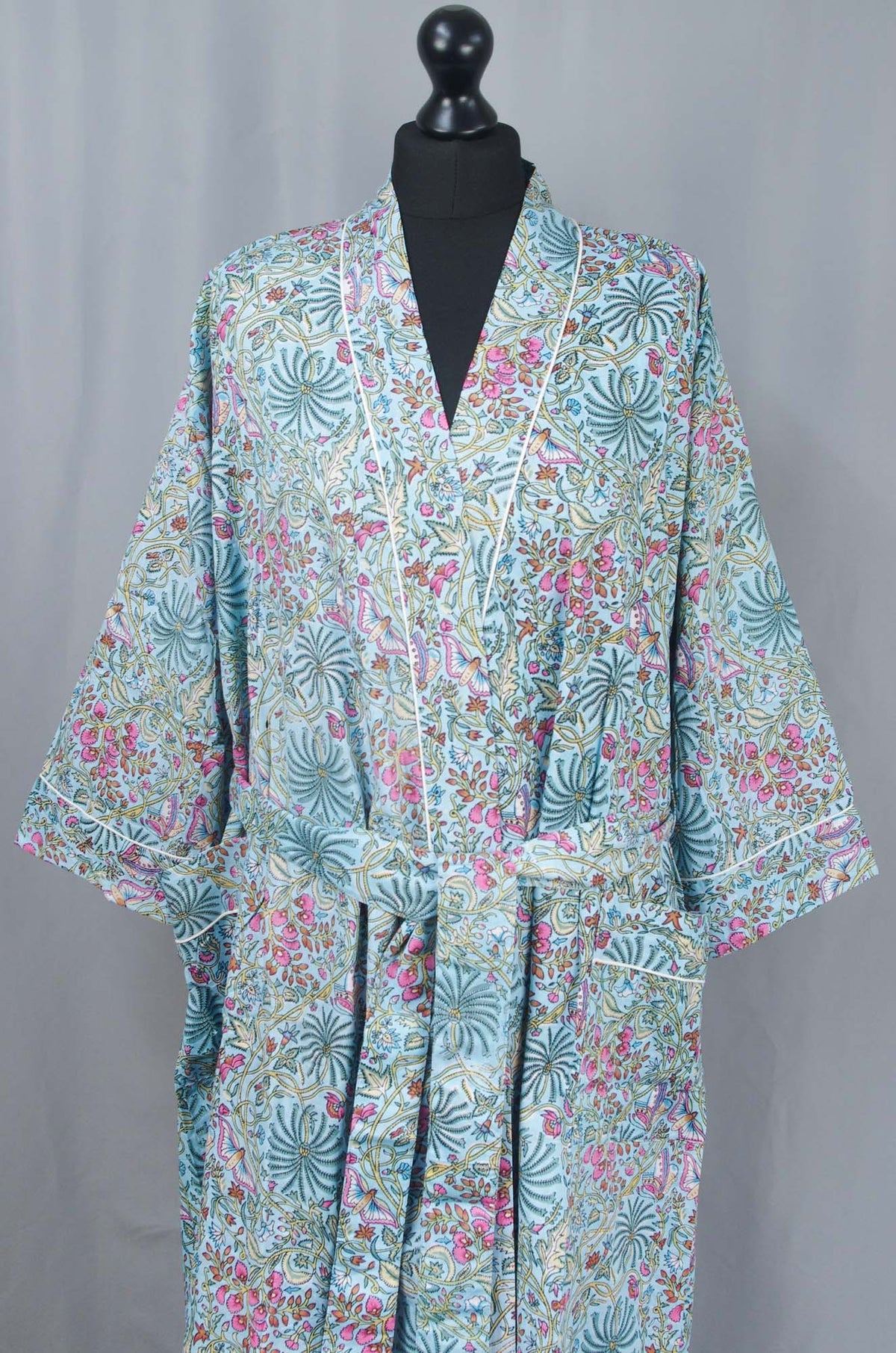 Kimono-Morgenmantel aus blauer, türkisfarbener Baumwolle mit Palmen- und Blumenmuster
