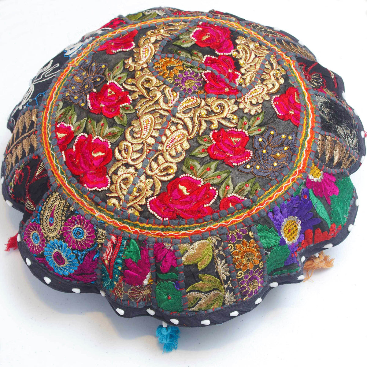 Runder, bodenbestickter Patchwork-Pouf, osmanischer, indischer Vintage-Kissenbezug