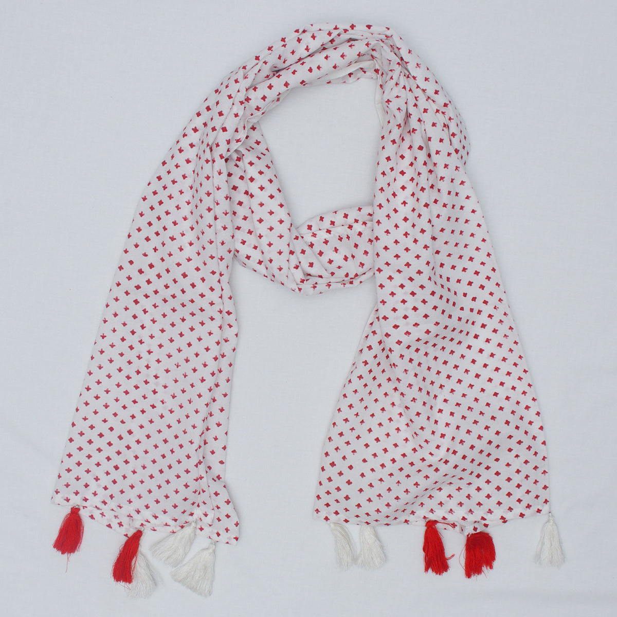 Cotton Scarf In White Red With Tussle