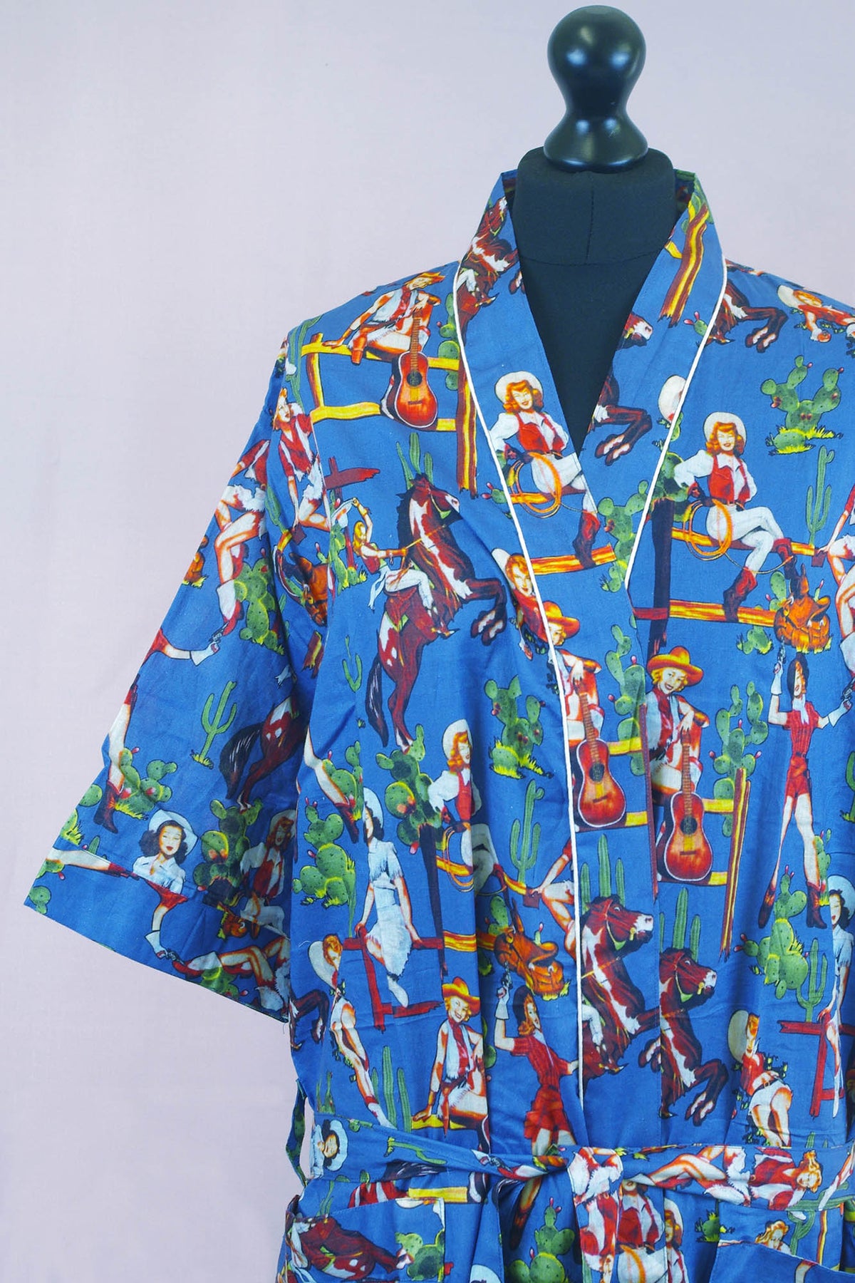 Blauer Kimono-Morgenmantel aus Baumwolle mit digital bedrucktem Pferd