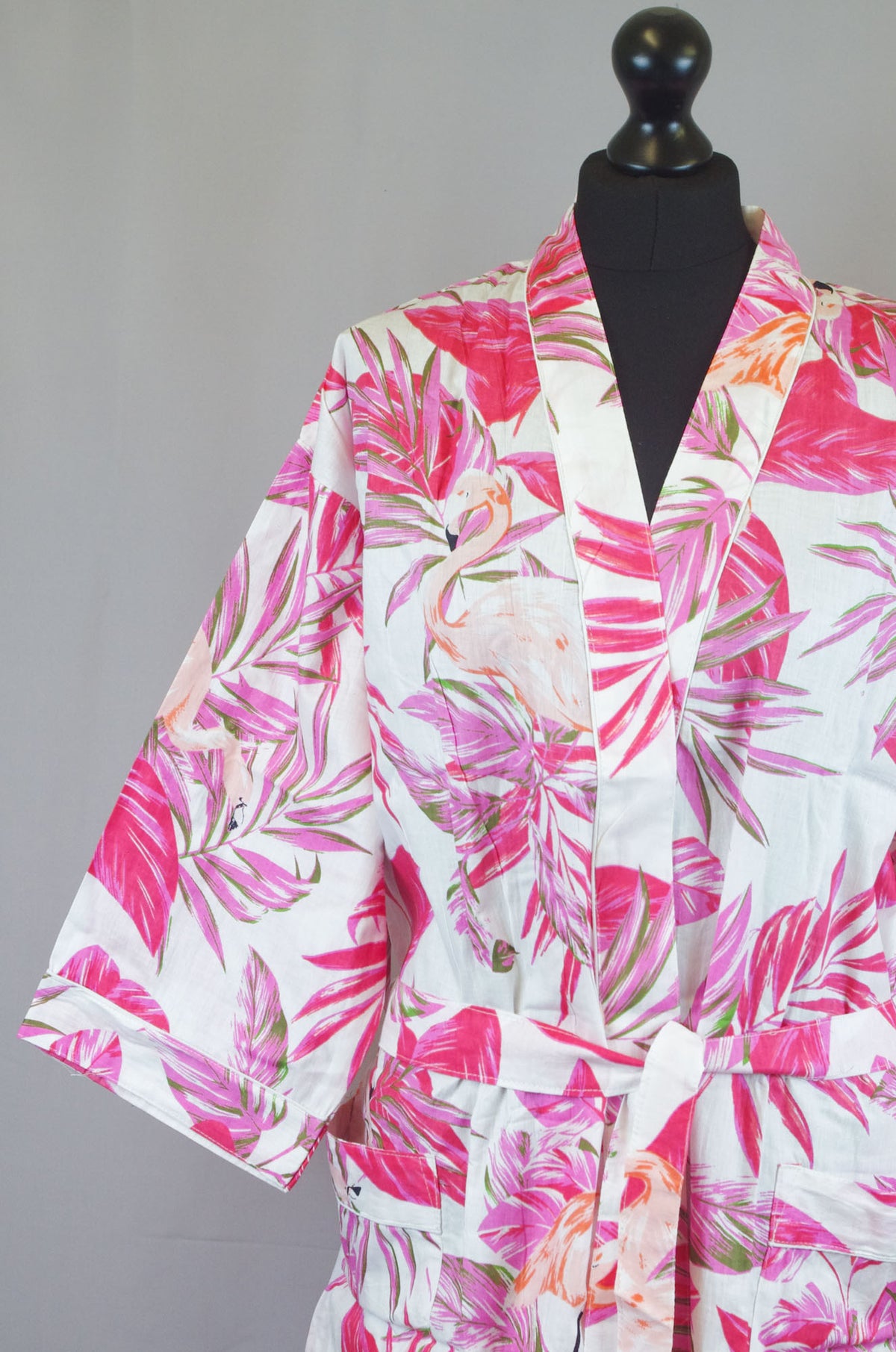 Langer Kimono-Morgenmantel aus Baumwolle mit rosafarbenen Flamingos