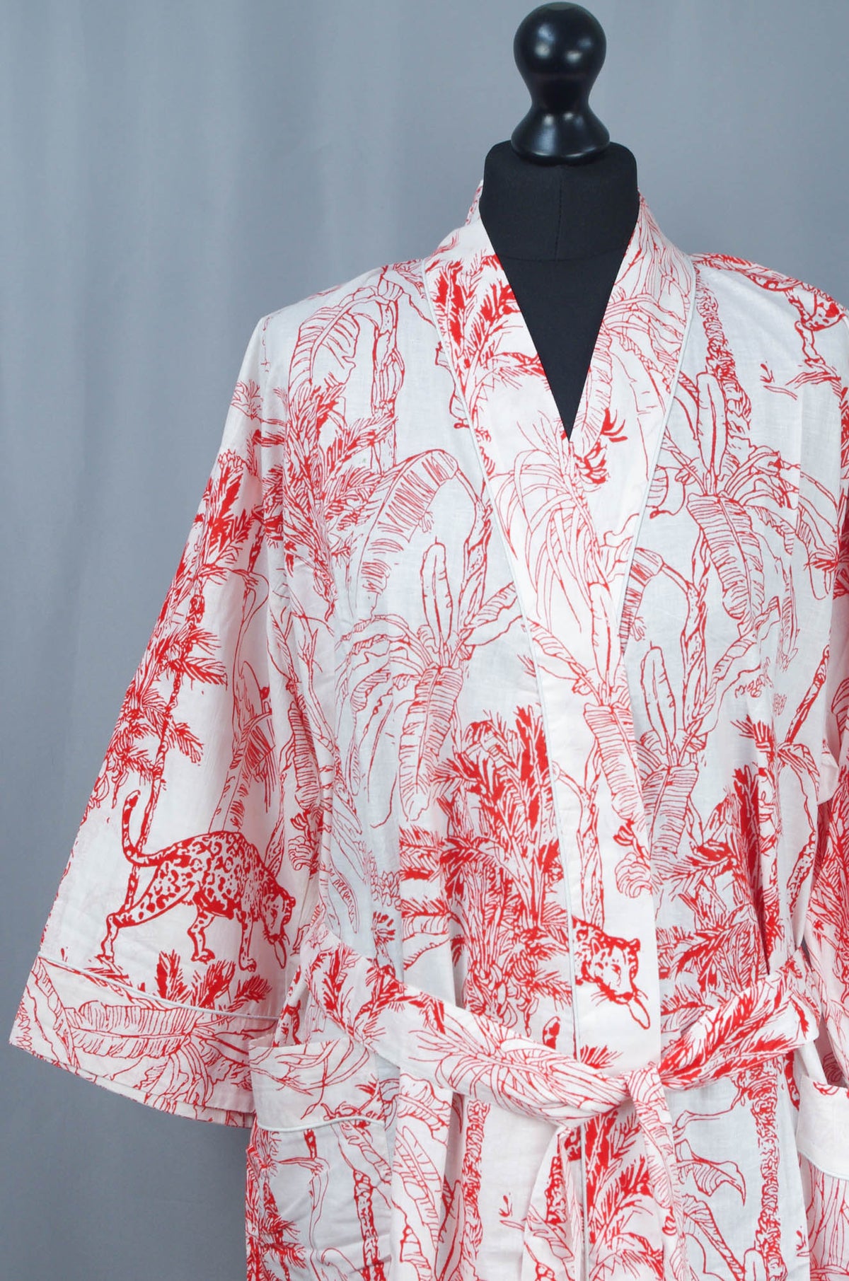 Rot-weißer Kimono-Morgenmantel aus Baumwolle mit Dschungel-Print